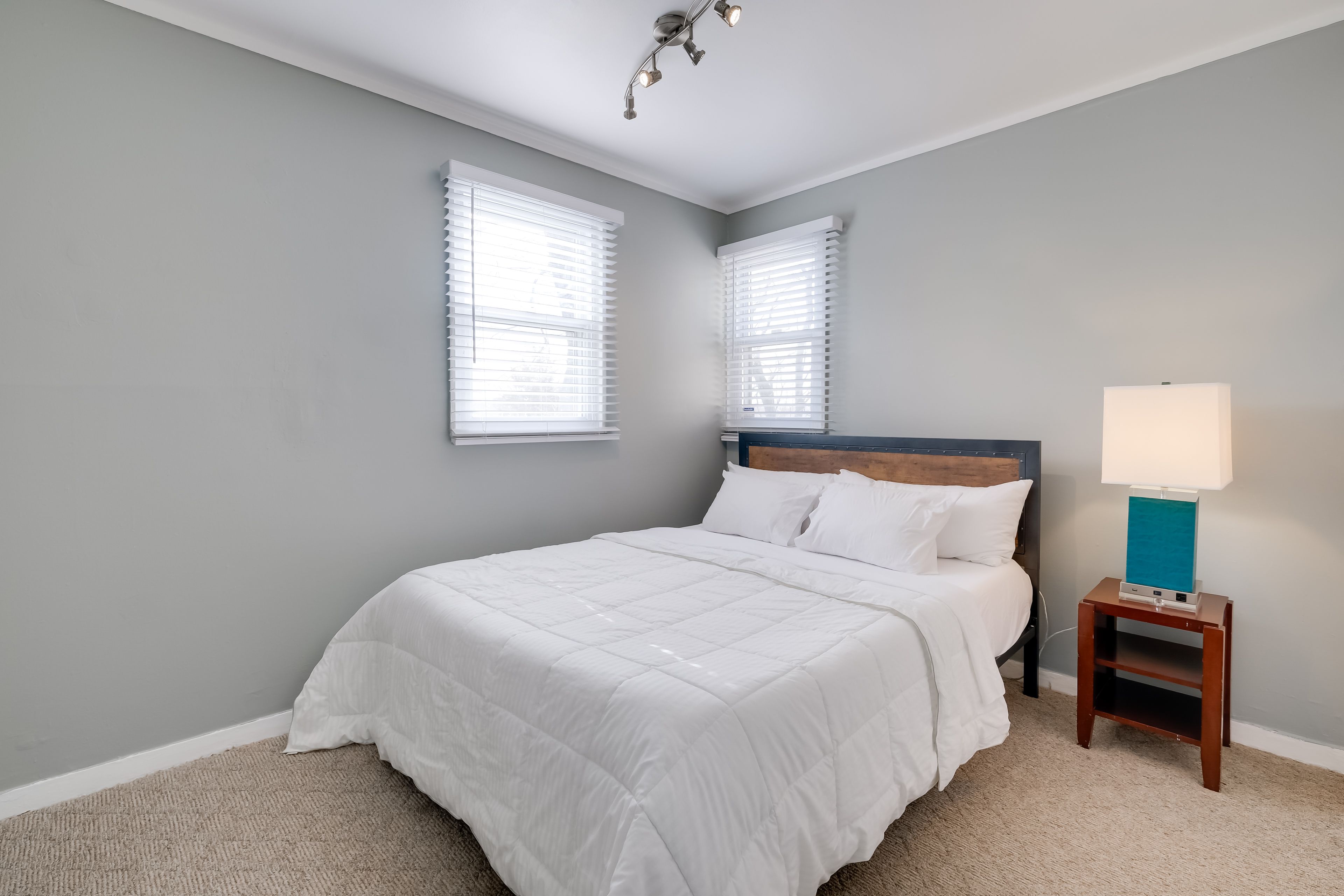 Bedroom 3 | Queen Bed