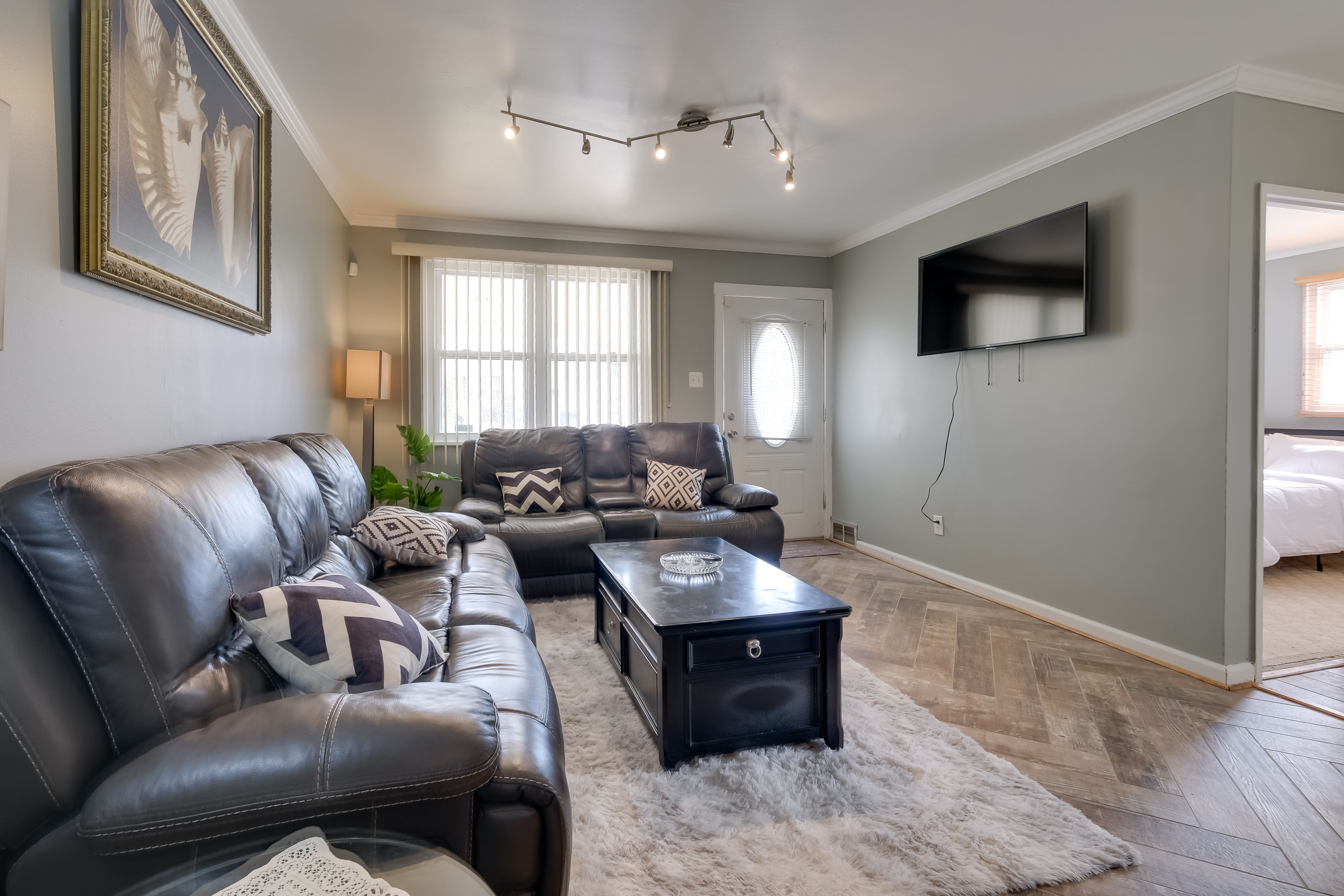 Landover Vacation Rental | 3BR | 1BA | 900 Sq Ft | Step-Free Access