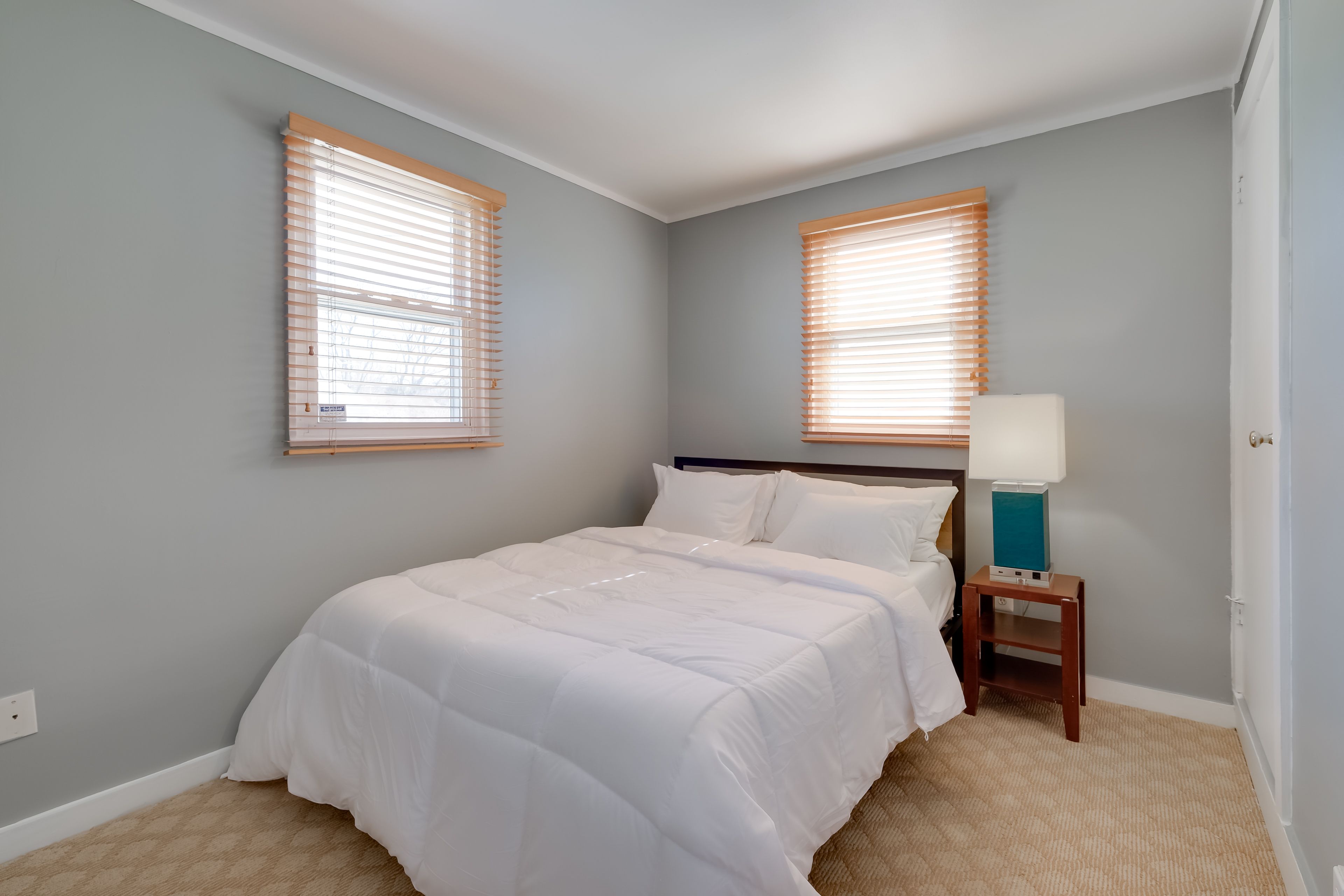 Bedroom 1 | Queen Bed