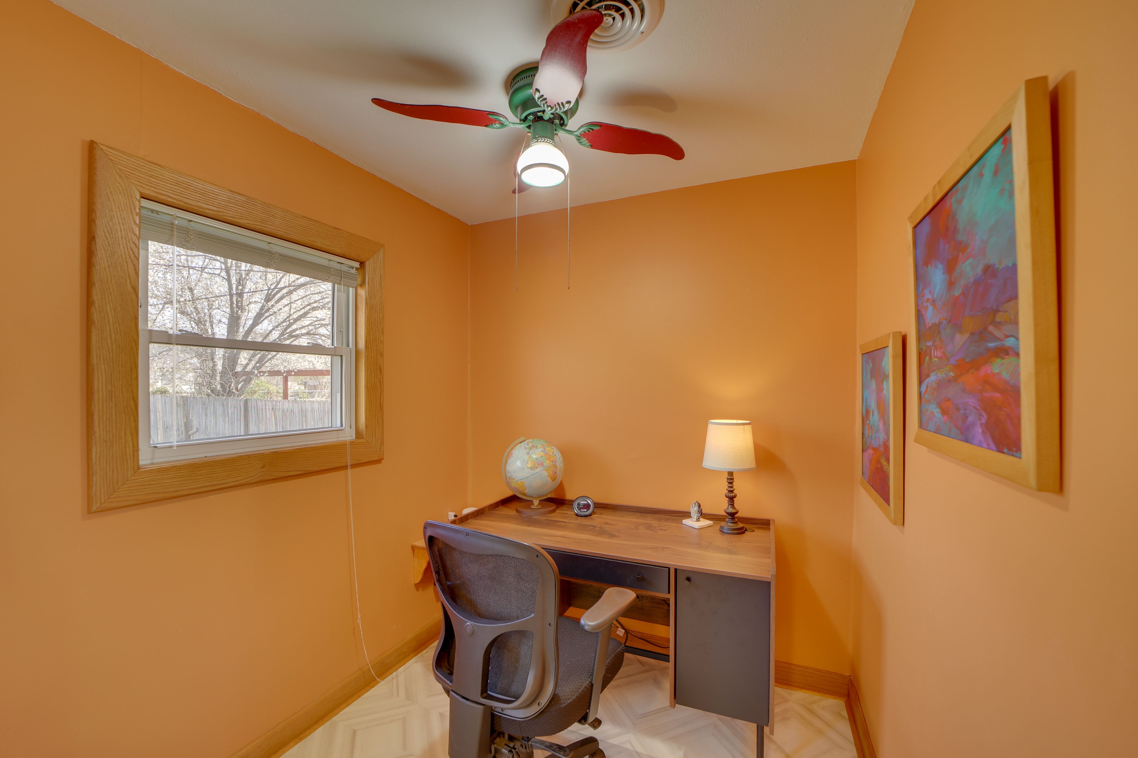 Desk Nook | Free WiFi