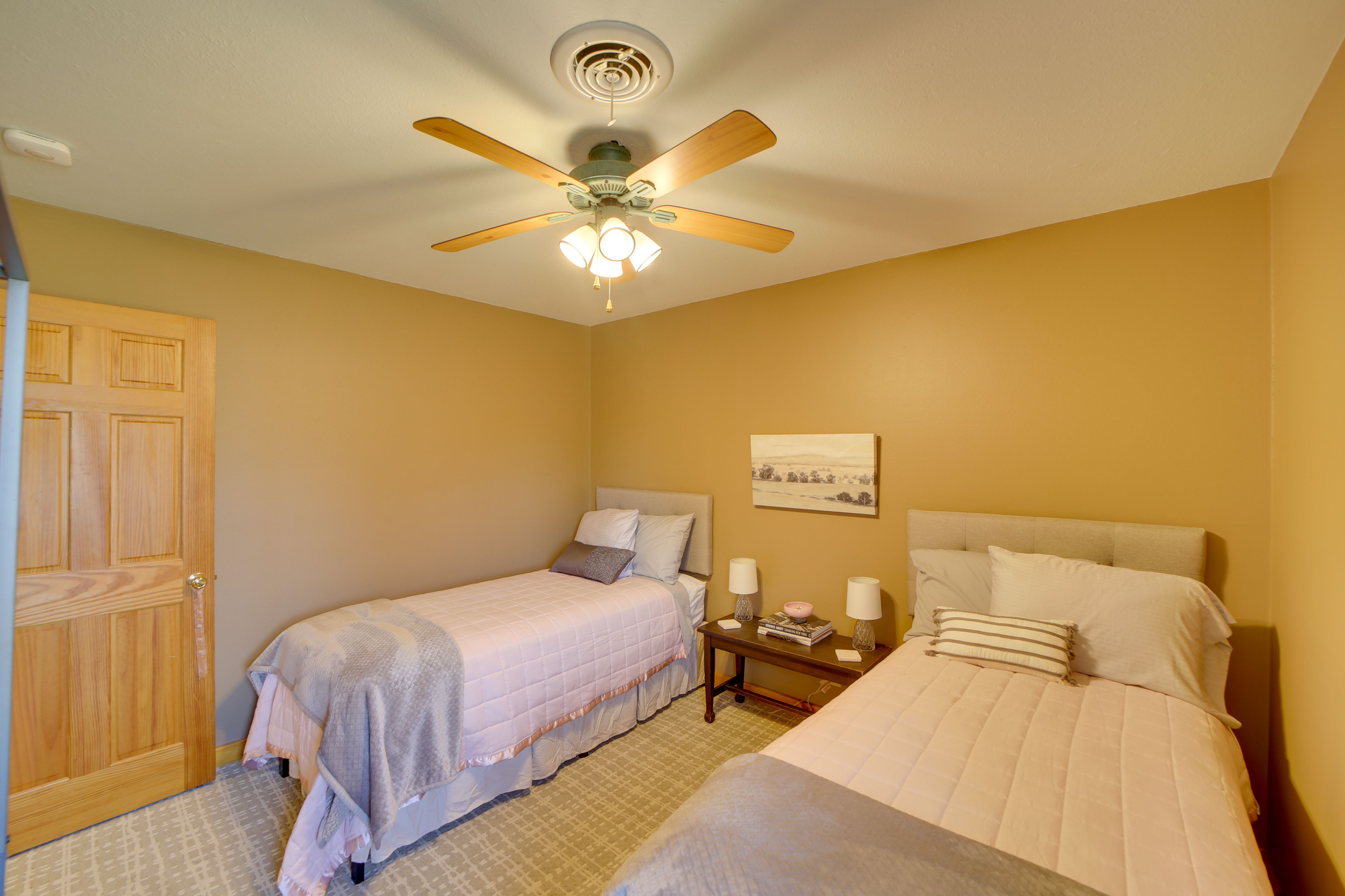 Bedroom 2 | 2 Twin XL Beds