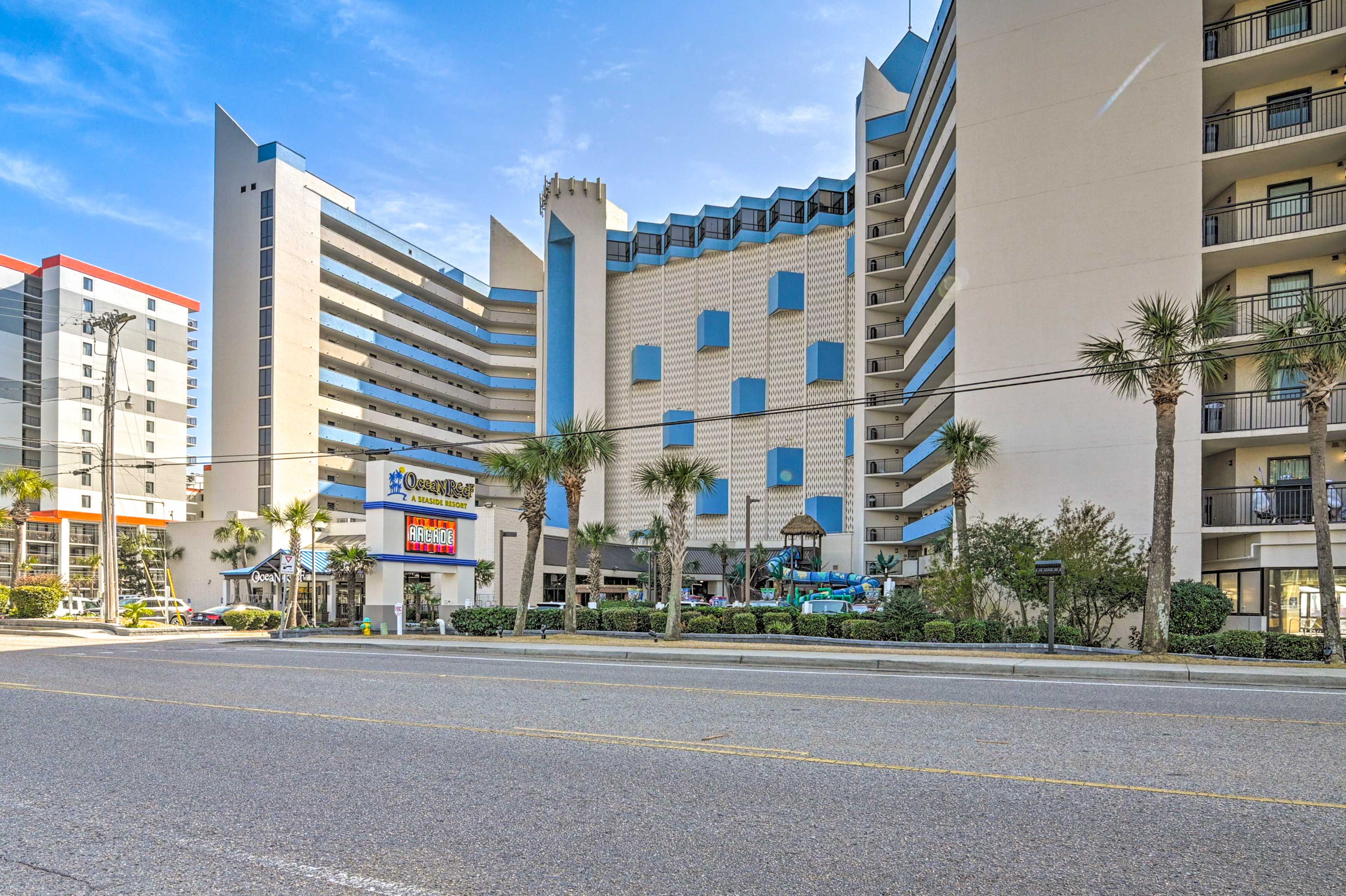 Ocean Reef | Parking | Parking Lot (2 Vehicles) | Passes Provided