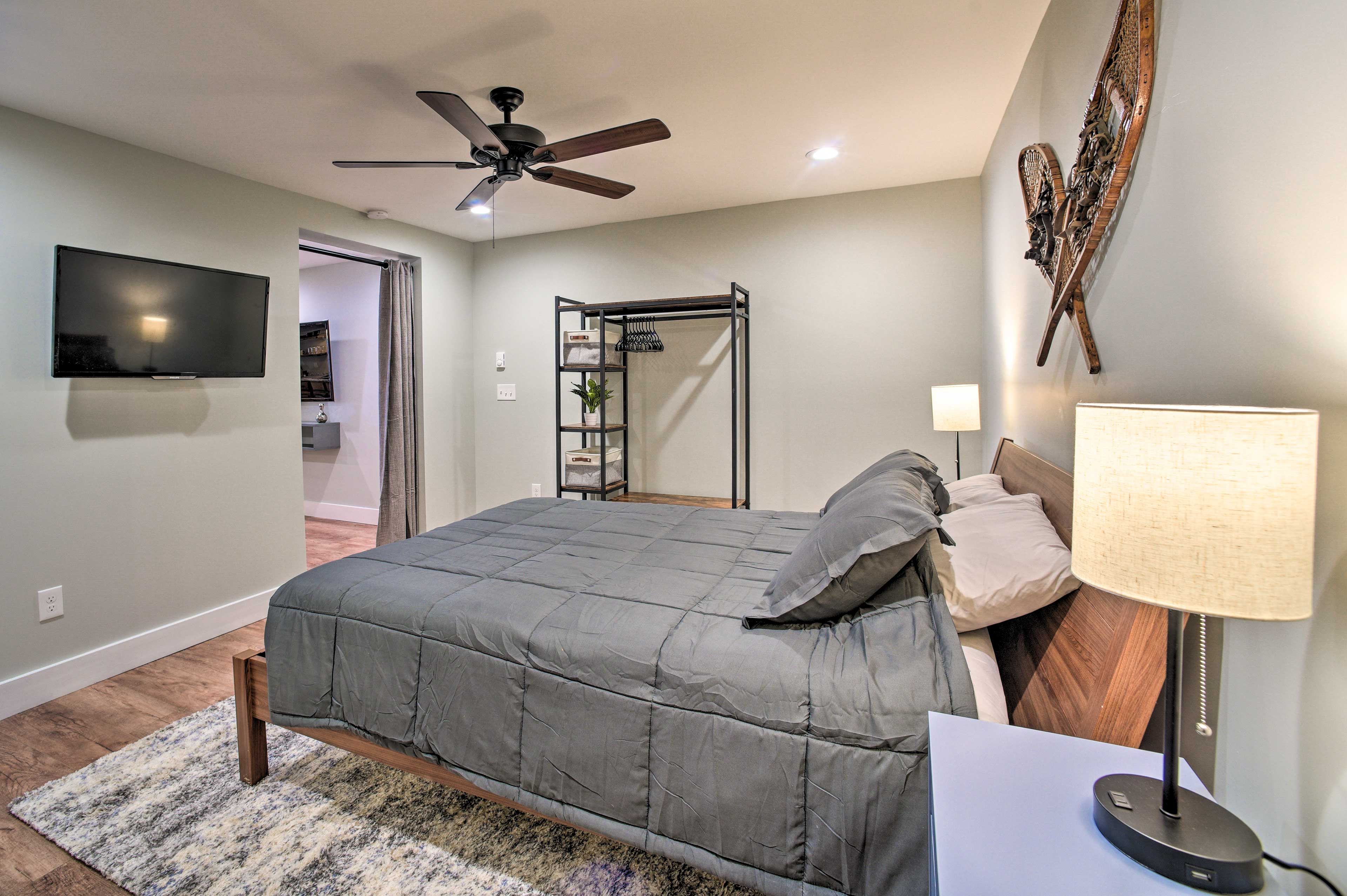 Bedroom | Smart TV