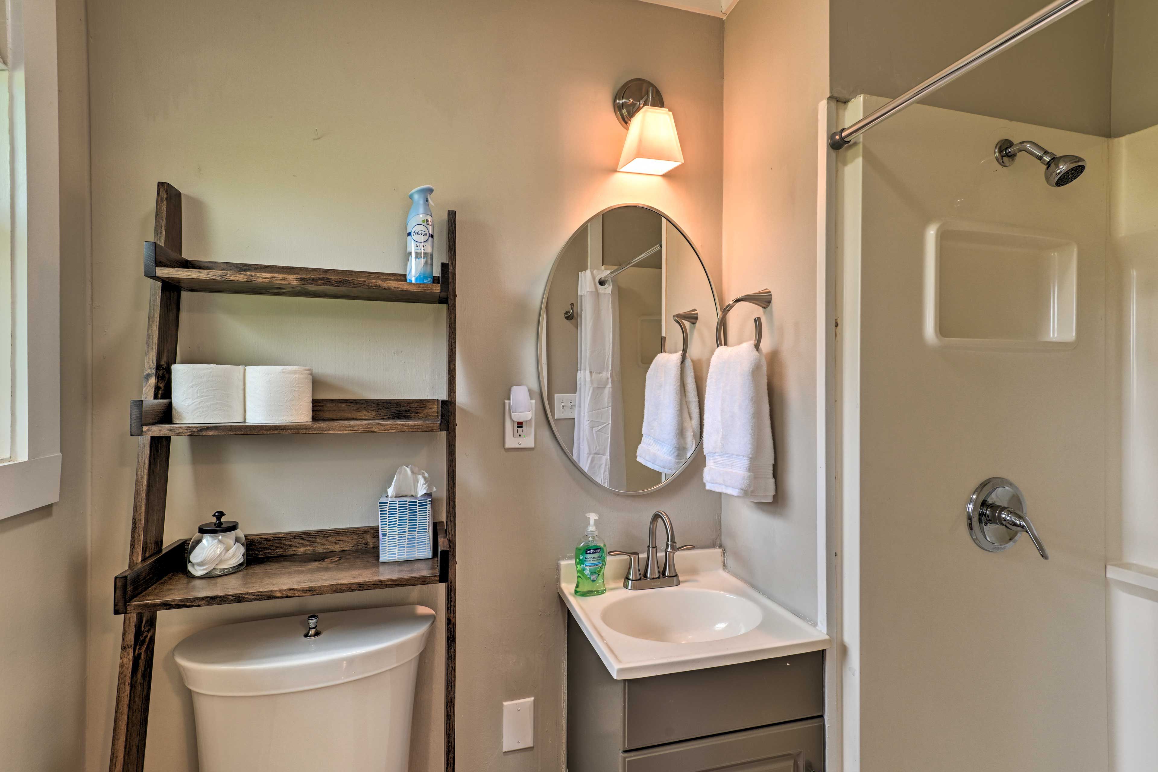En-Suite Bathroom | Complimentary Toiletries
