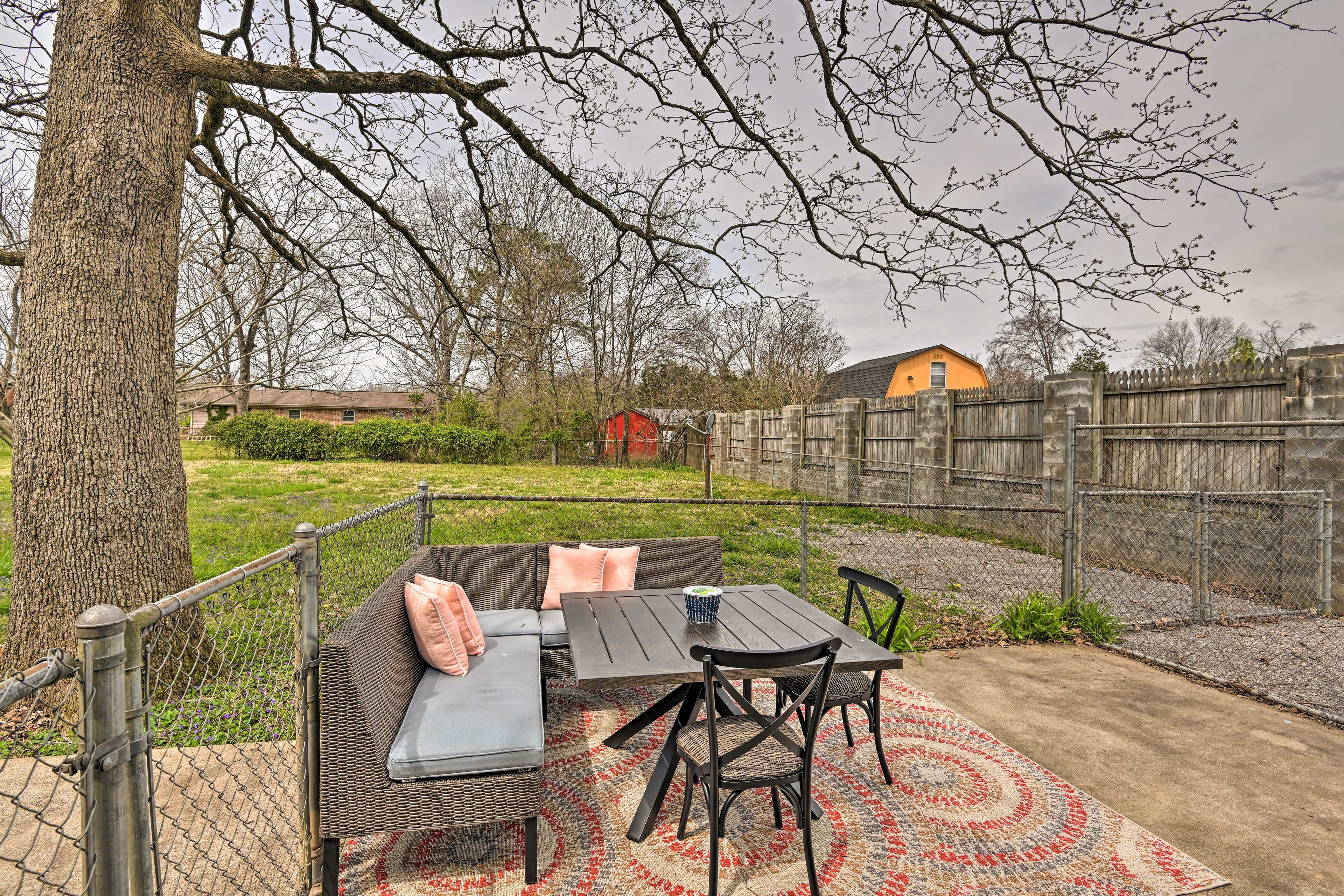 Furnished Patio
