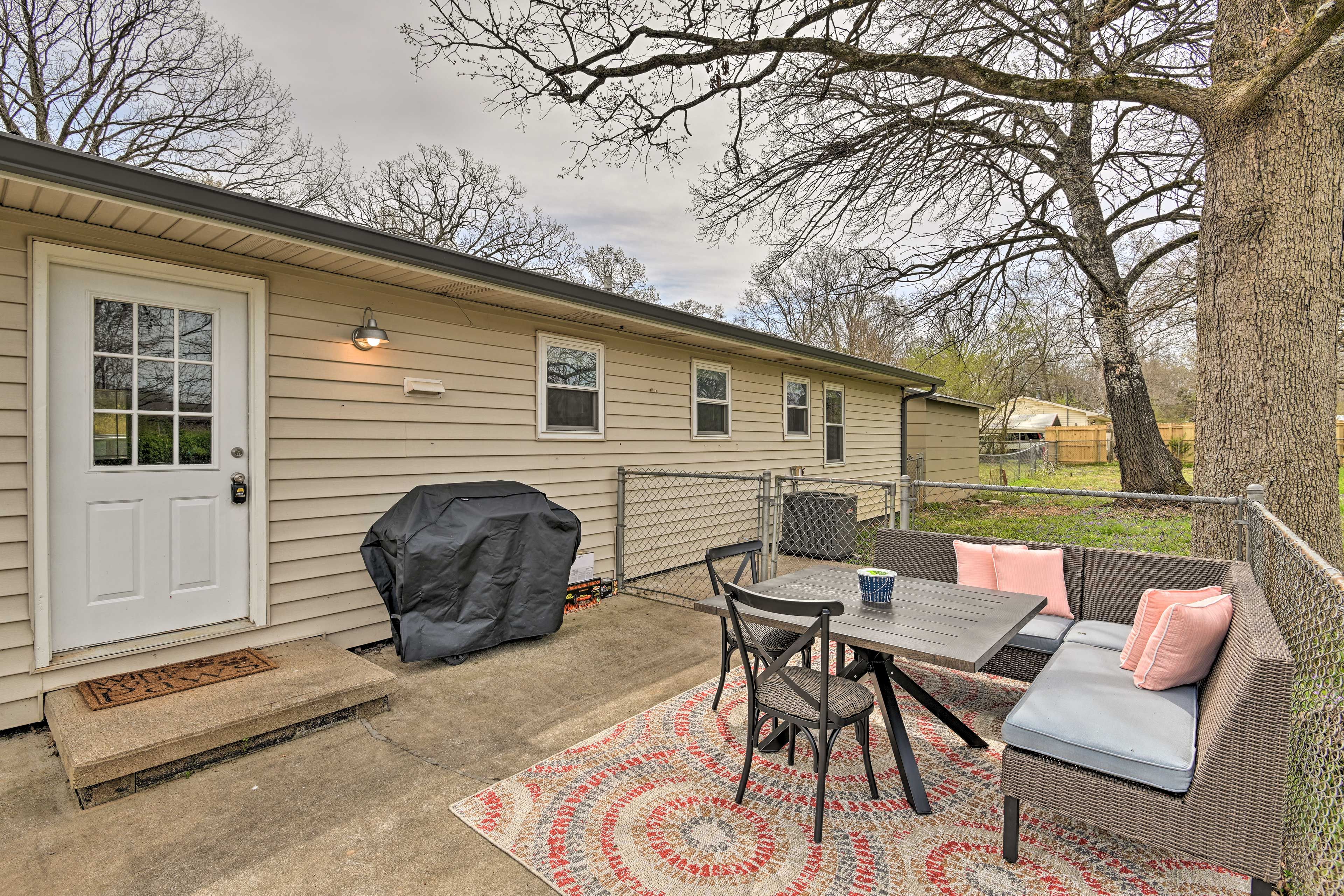 Furnished Patio | 1,112 Sq Ft | 4 Exterior Security Cameras (Facing Out)