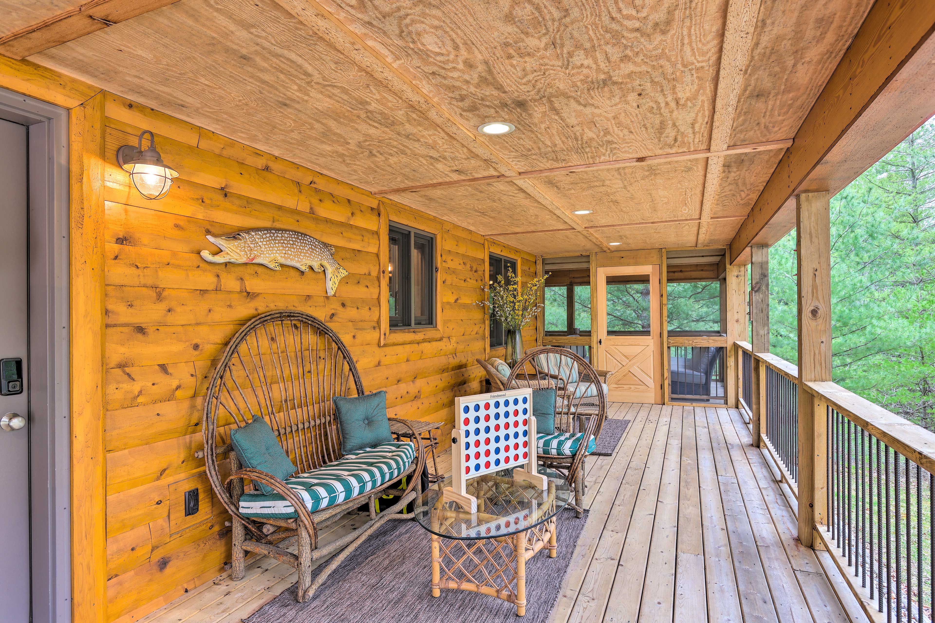 Furnished Porch