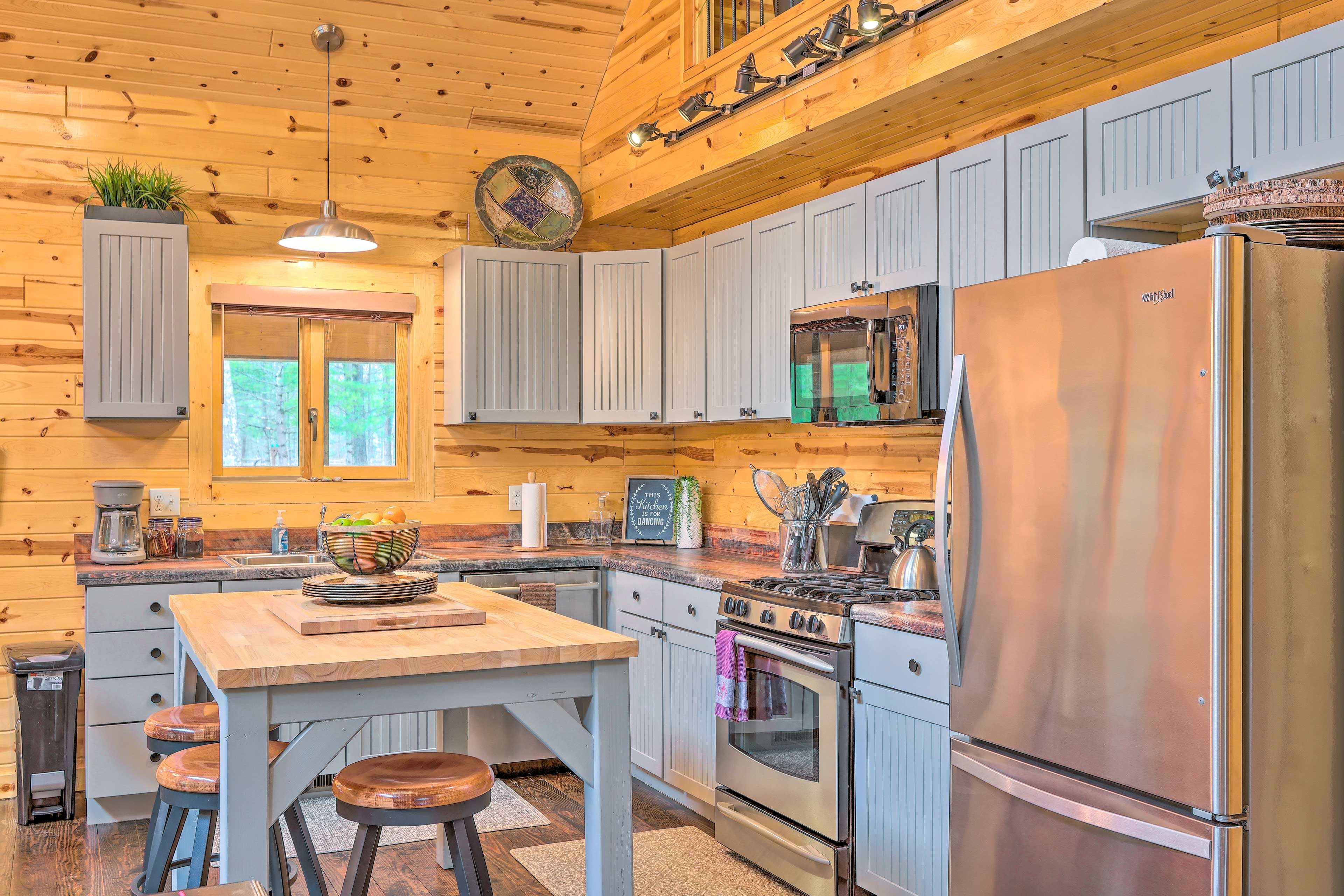 Kitchen | Coffee Maker | Blender | Toaster | Crockpot | Spices