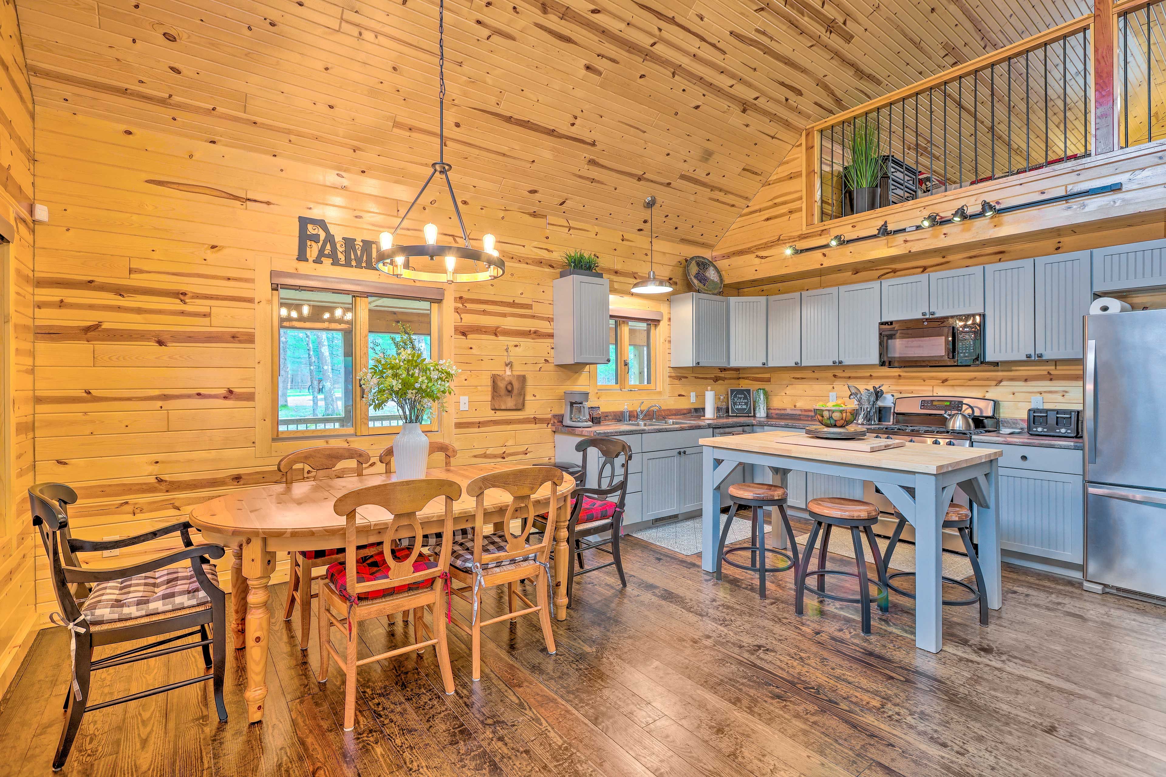 Dining Area | Main Level | High Chair Available | Dishware/Flatware | Coffee/Tea