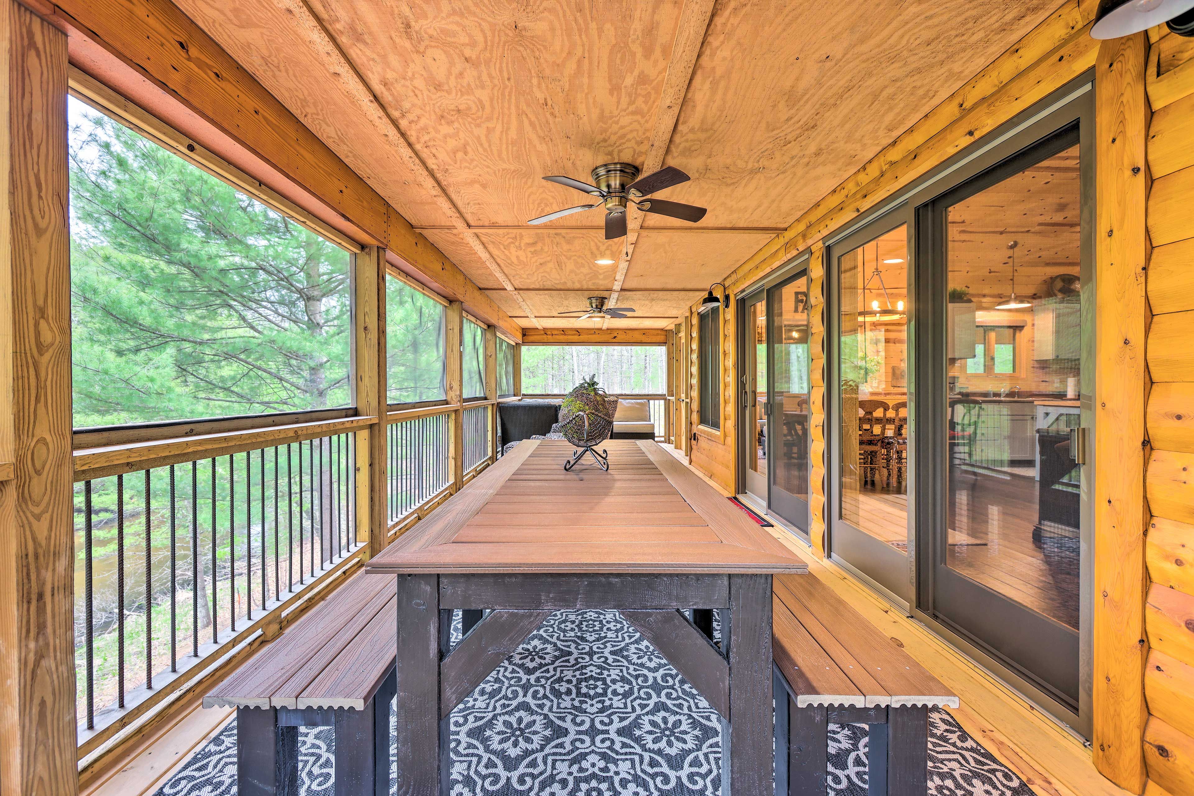 Screened-In Deck