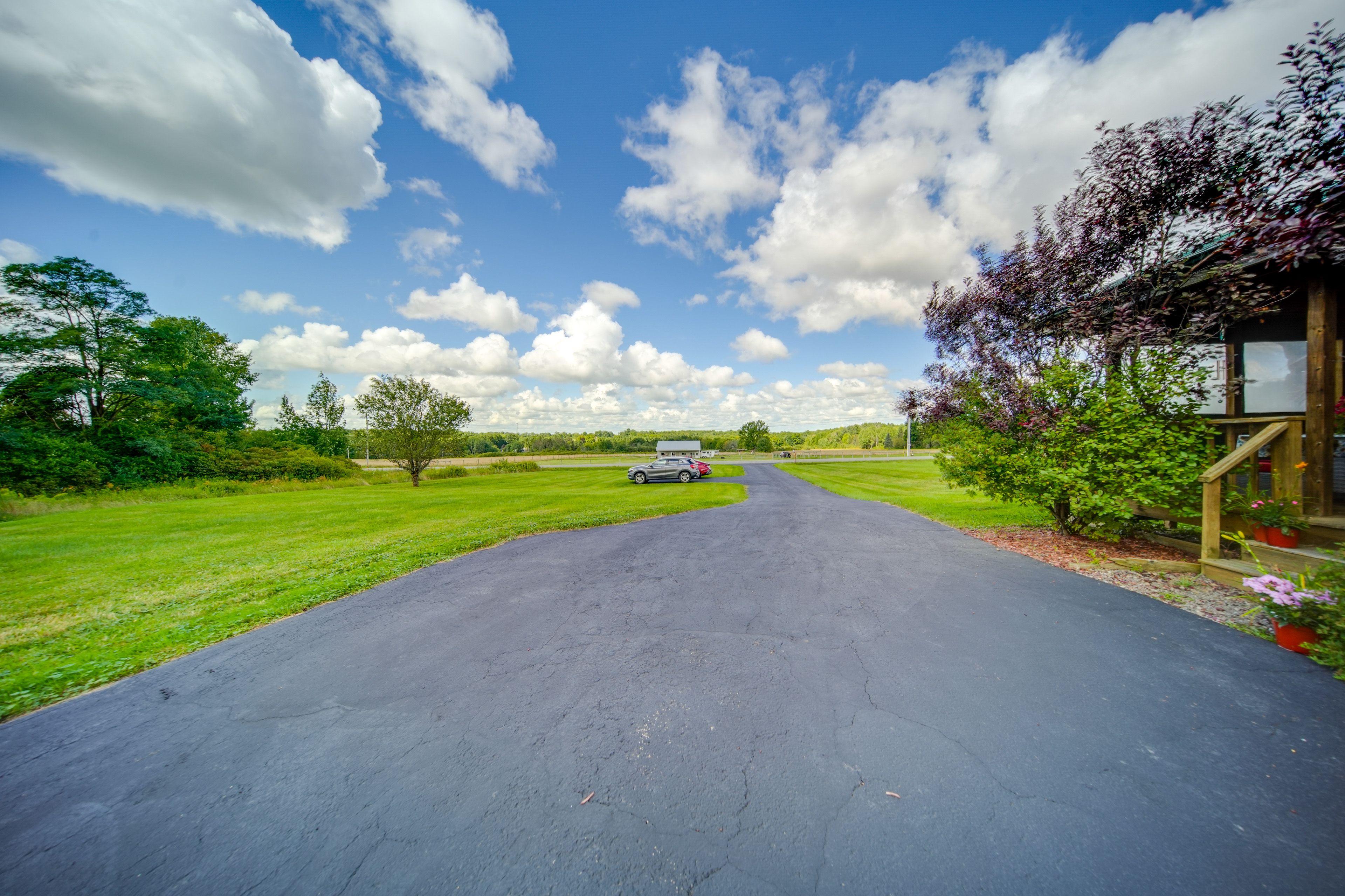 Parking | Driveway (4 Vehicles)