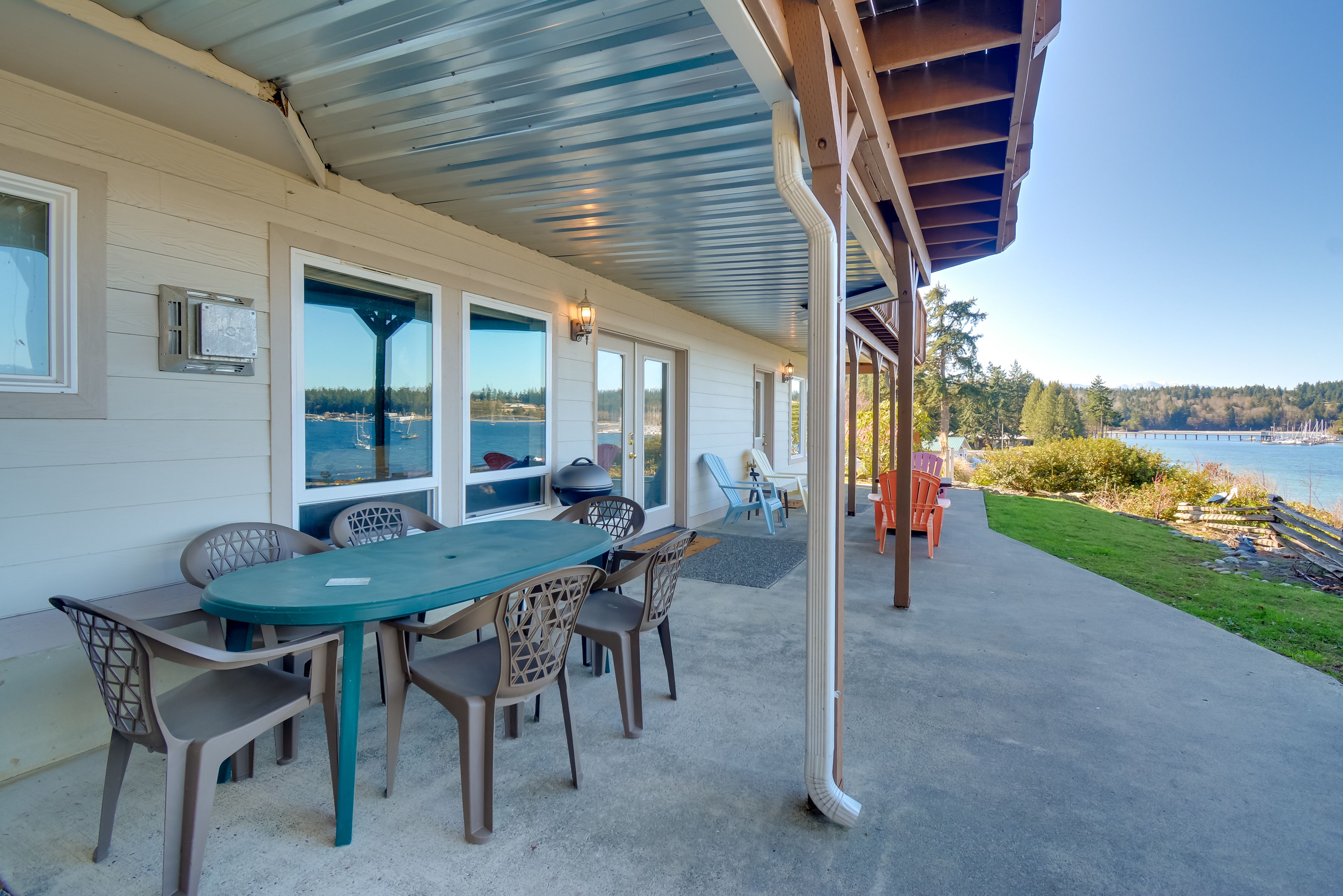 Covered Patio | Outdoor Dining Table | Charcoal Grill