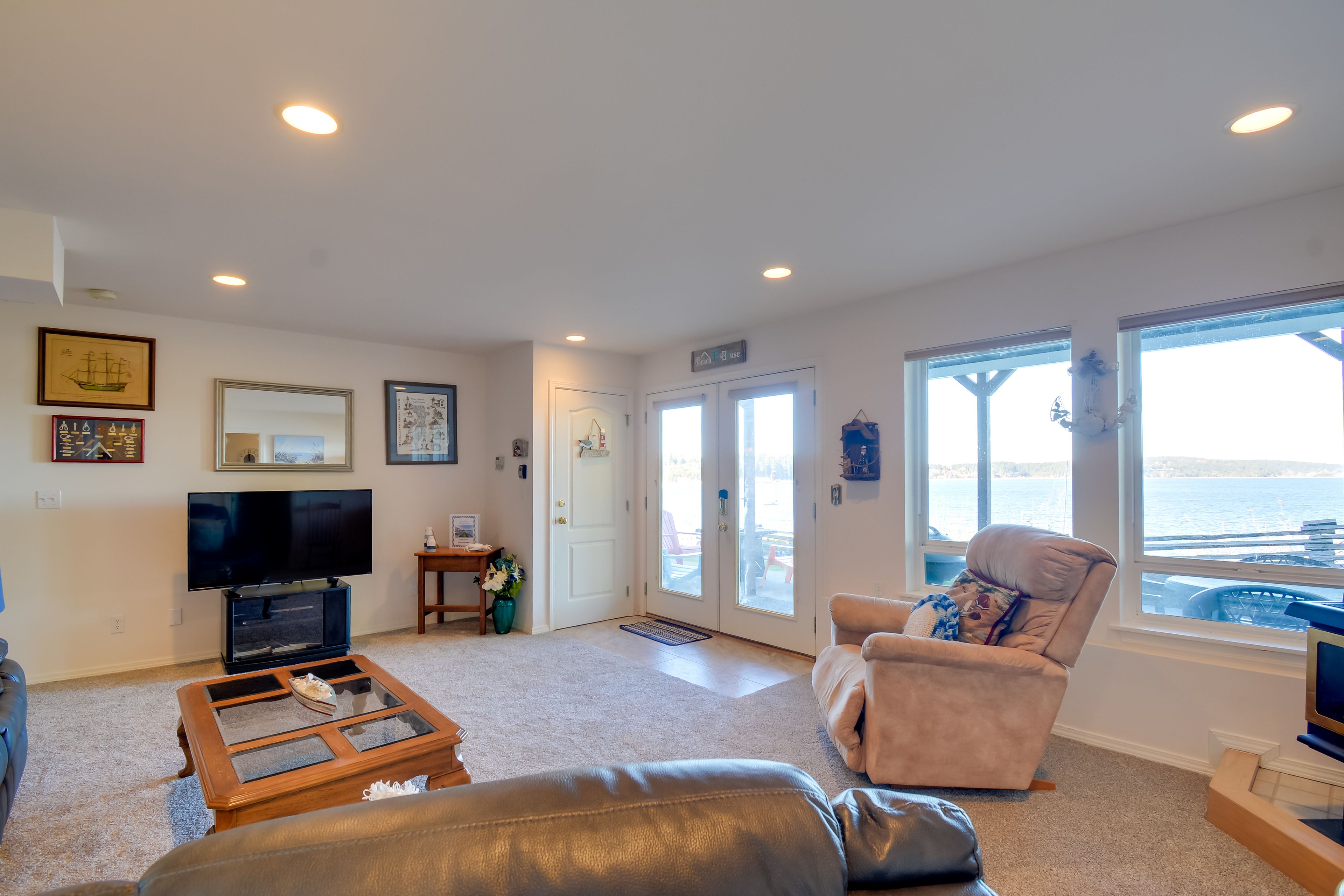 Living Room | Free WiFi | Lower Unit Rental | Access to 2 Balconies