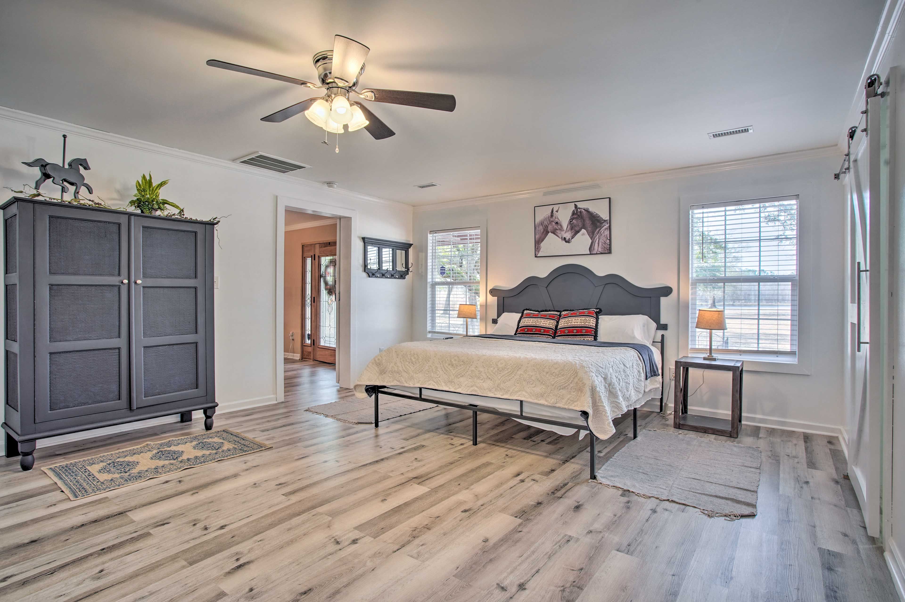 Bedroom | King Bed