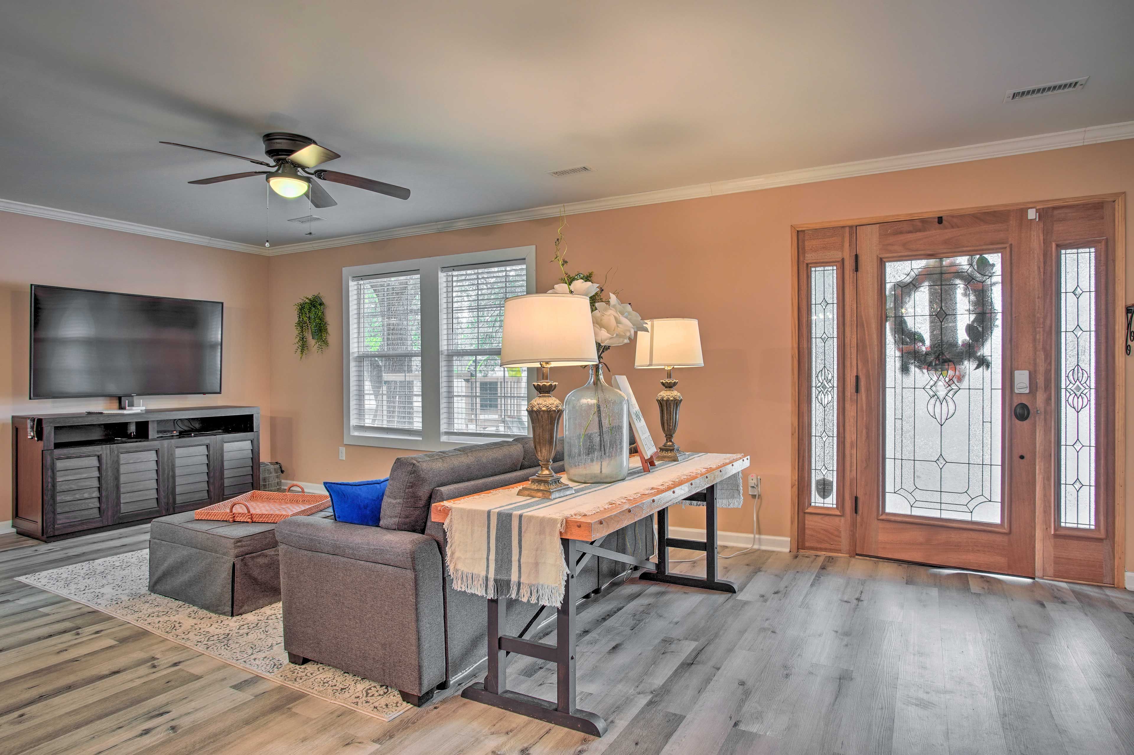Living Room | Smart TV