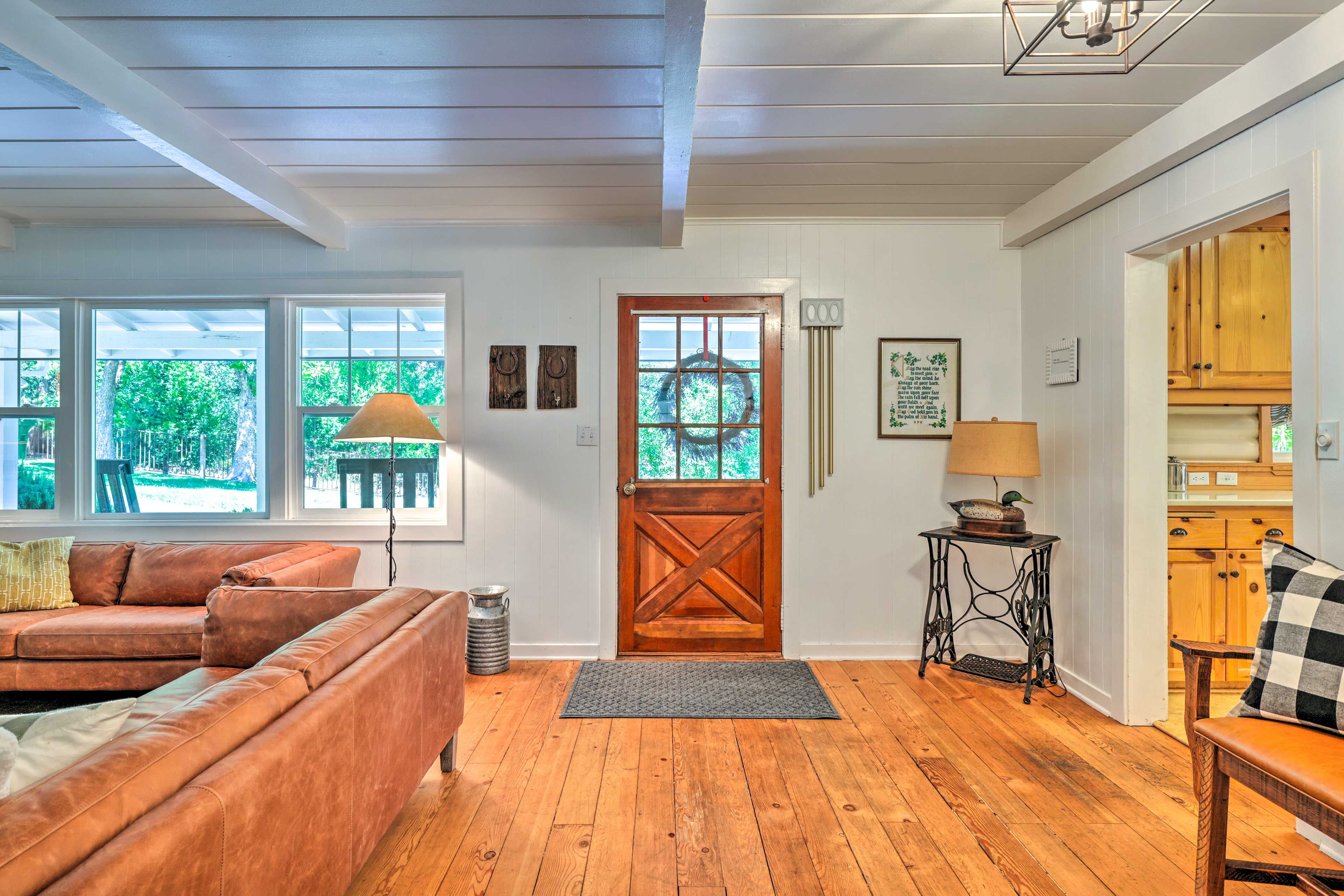 Home Entryway | Self Check-In
