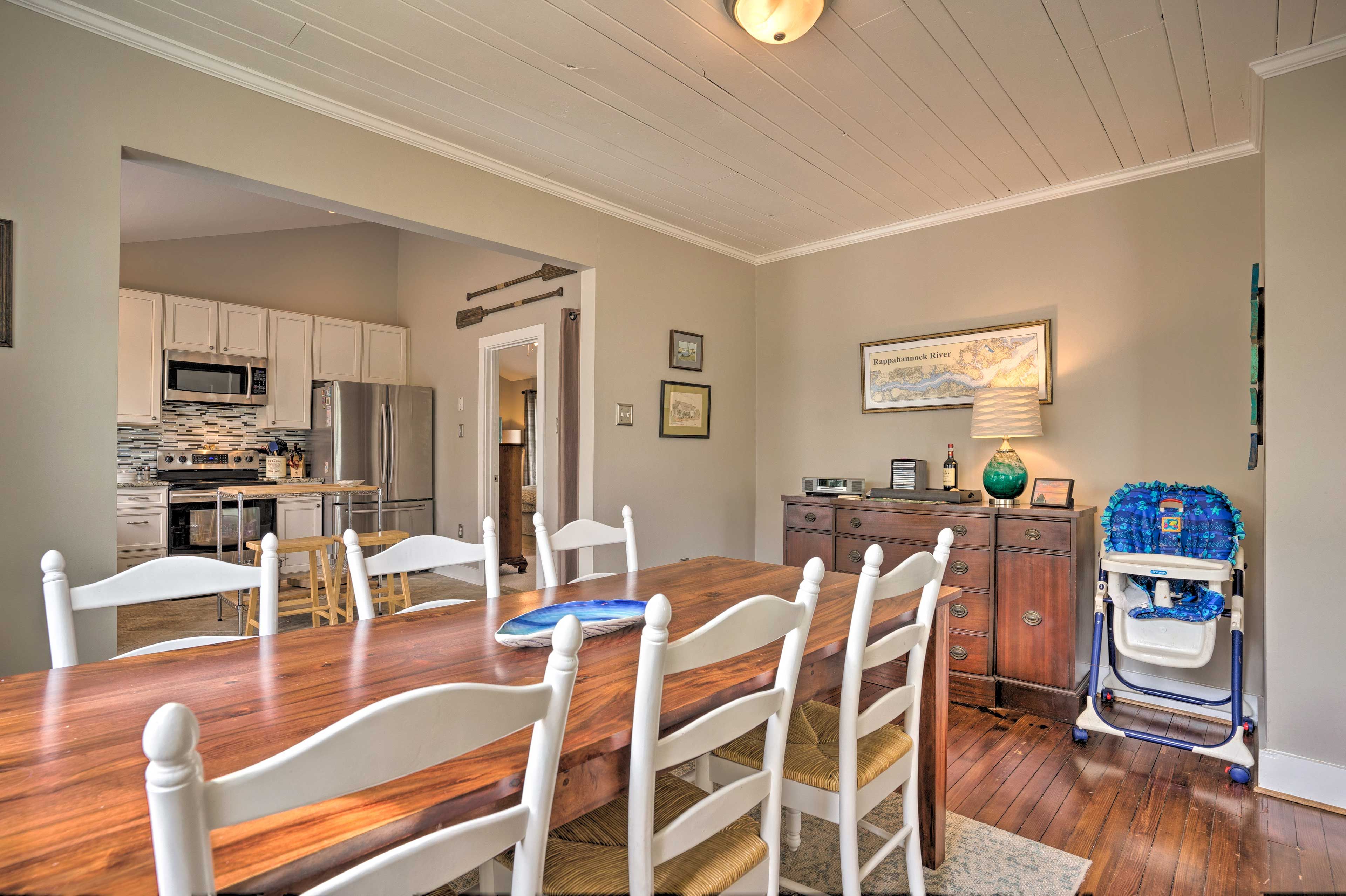 Dining Room | 8-Person Dining Table | High Chair