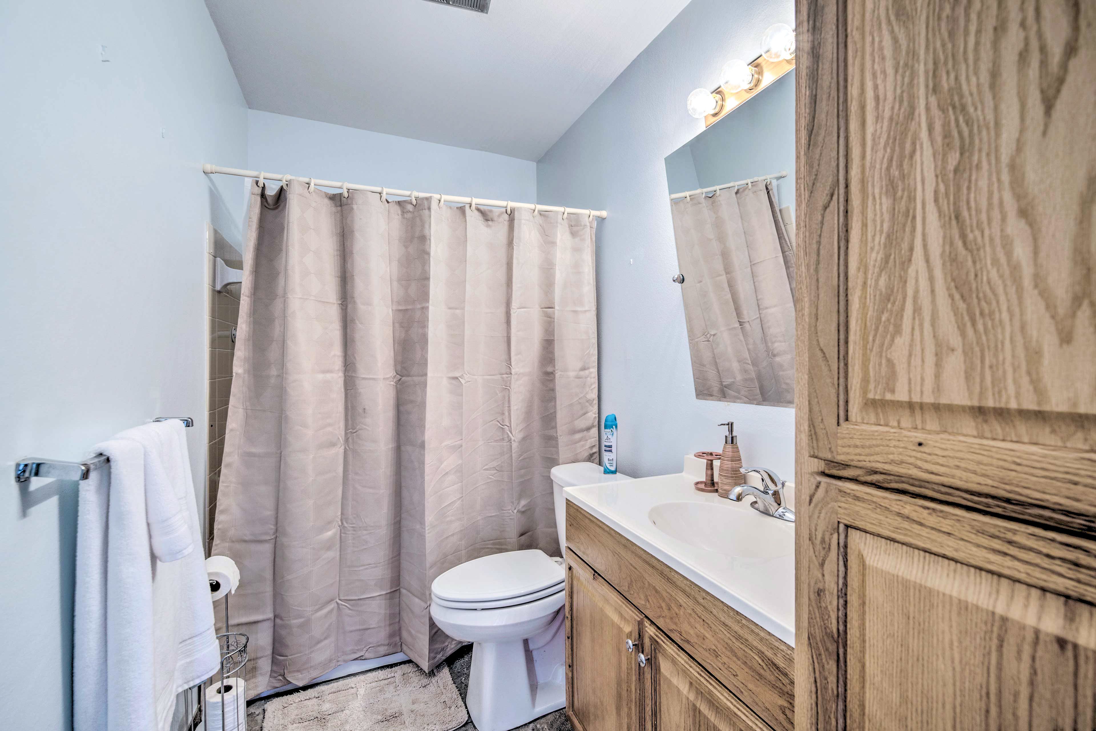 Full Bathroom