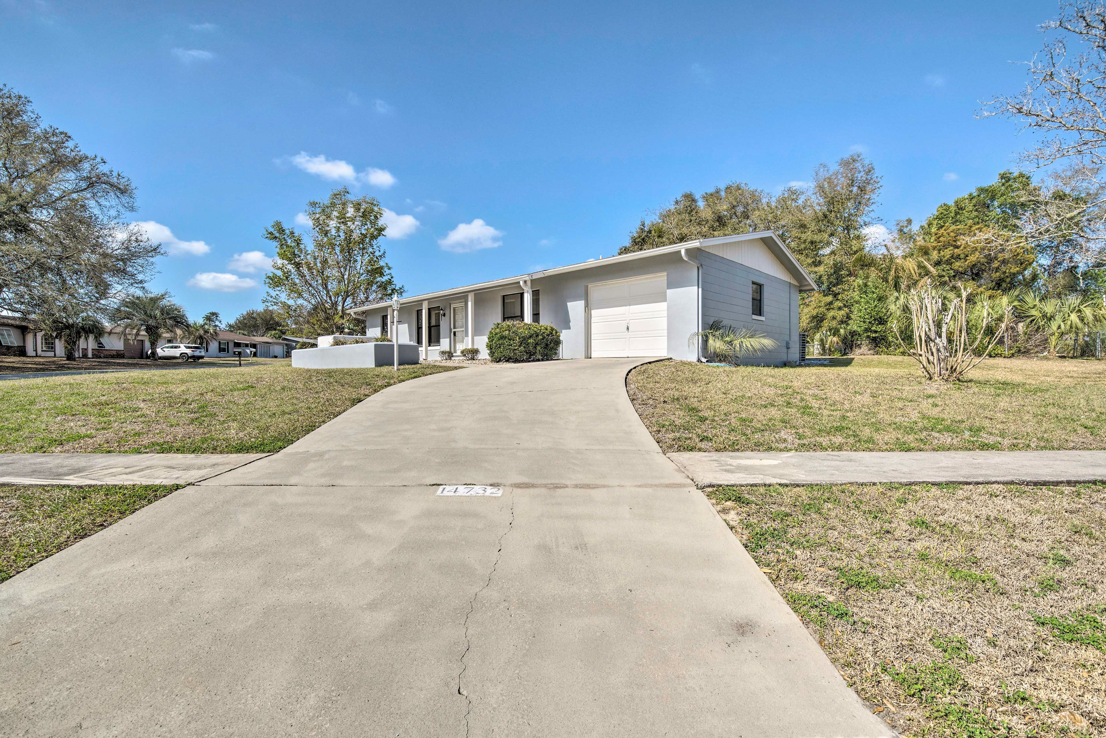 Parking | Garage (1 Vehicle) | Driveway (1 Vehicle)