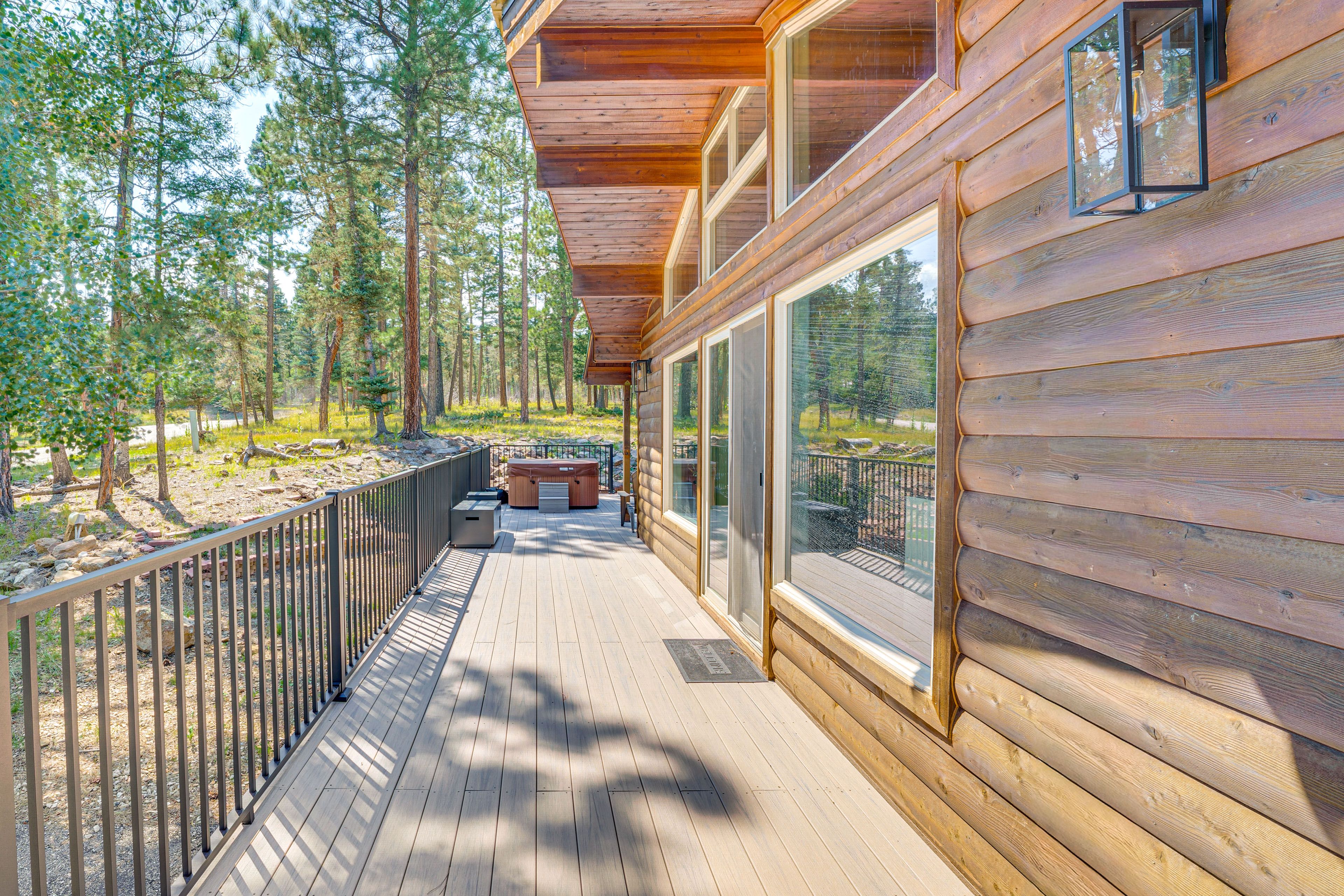 Deck | Hot Tub