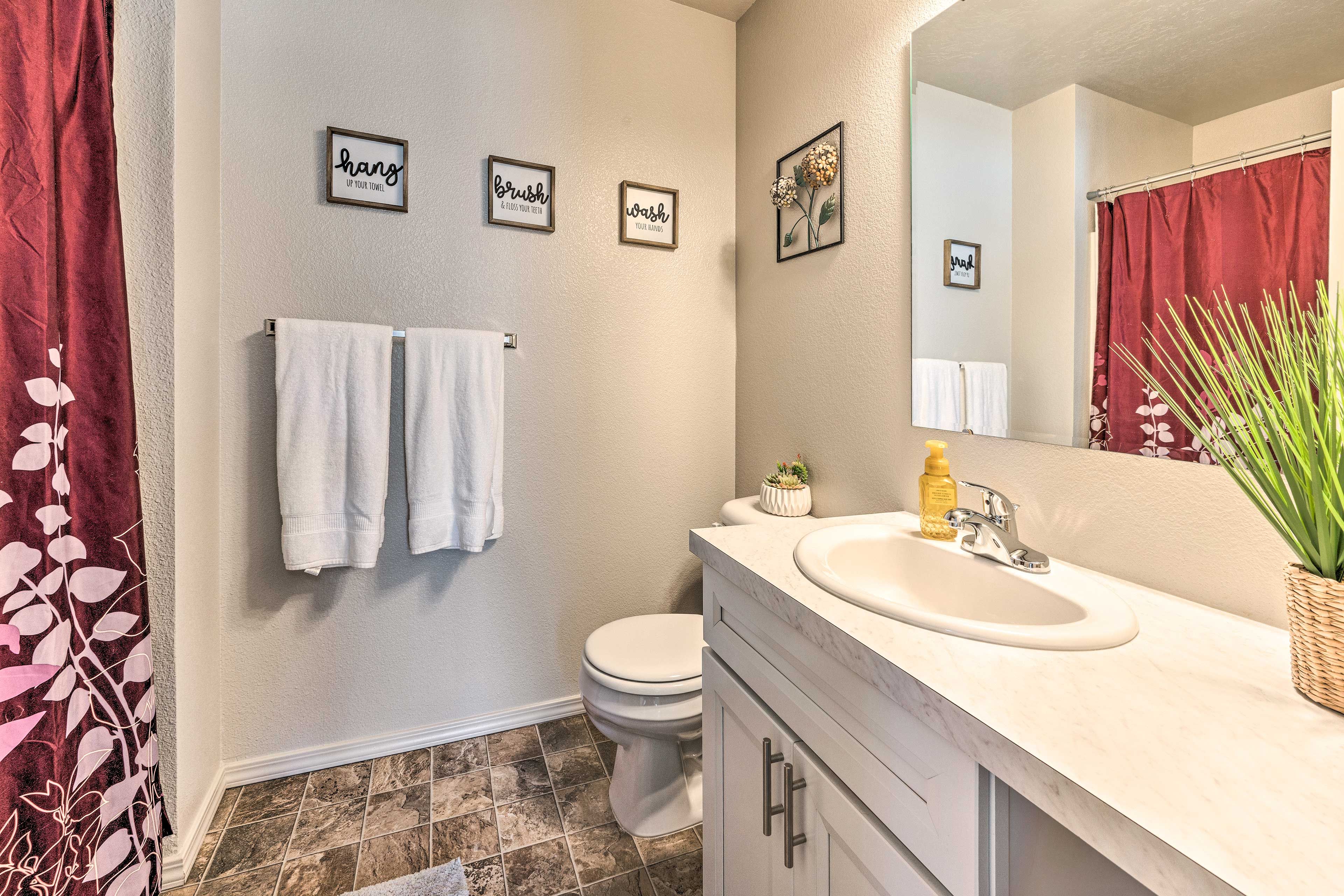 Bathroom | 2nd Floor