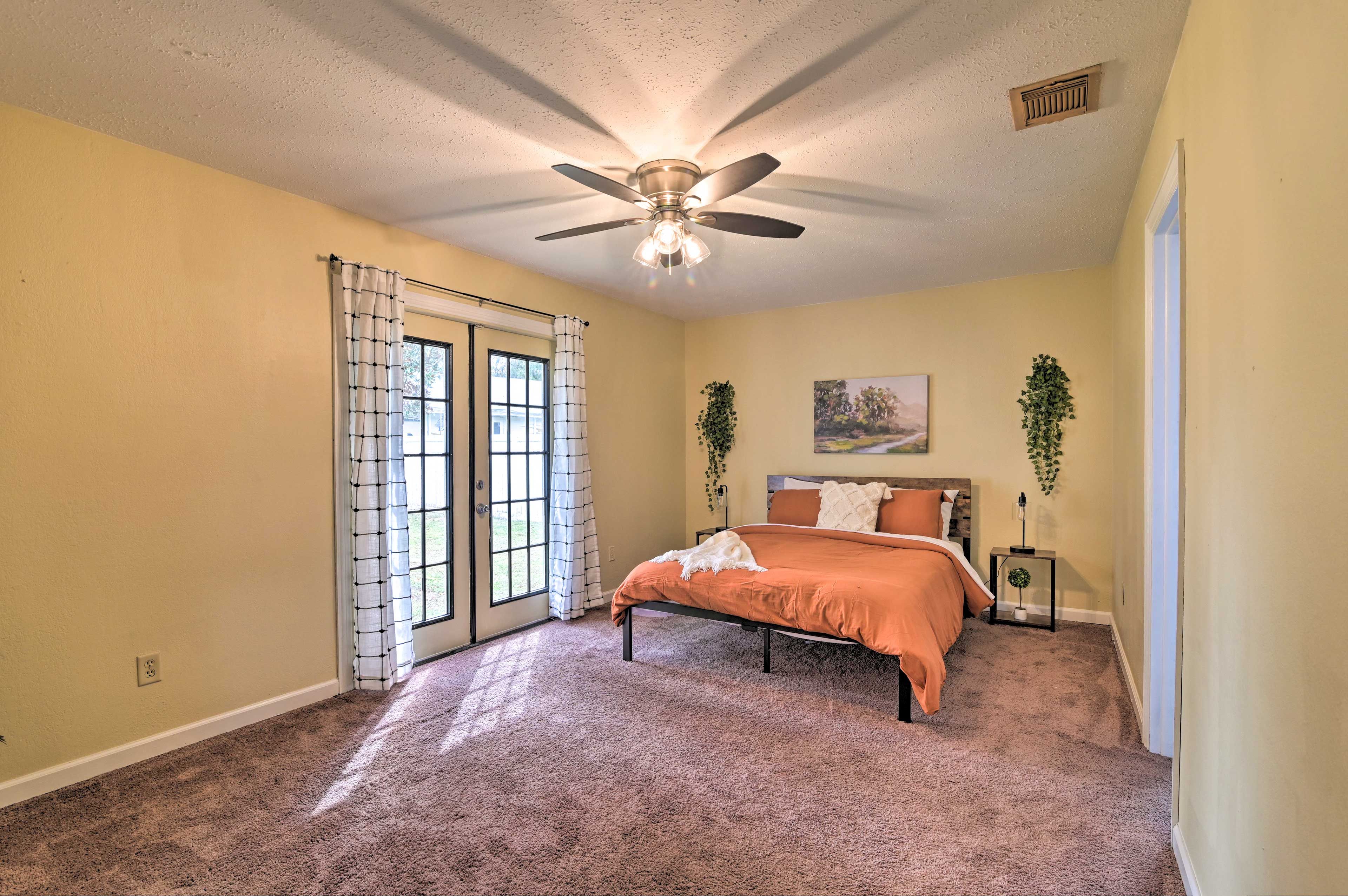 Bedroom 2 | Queen Bed | Main Level