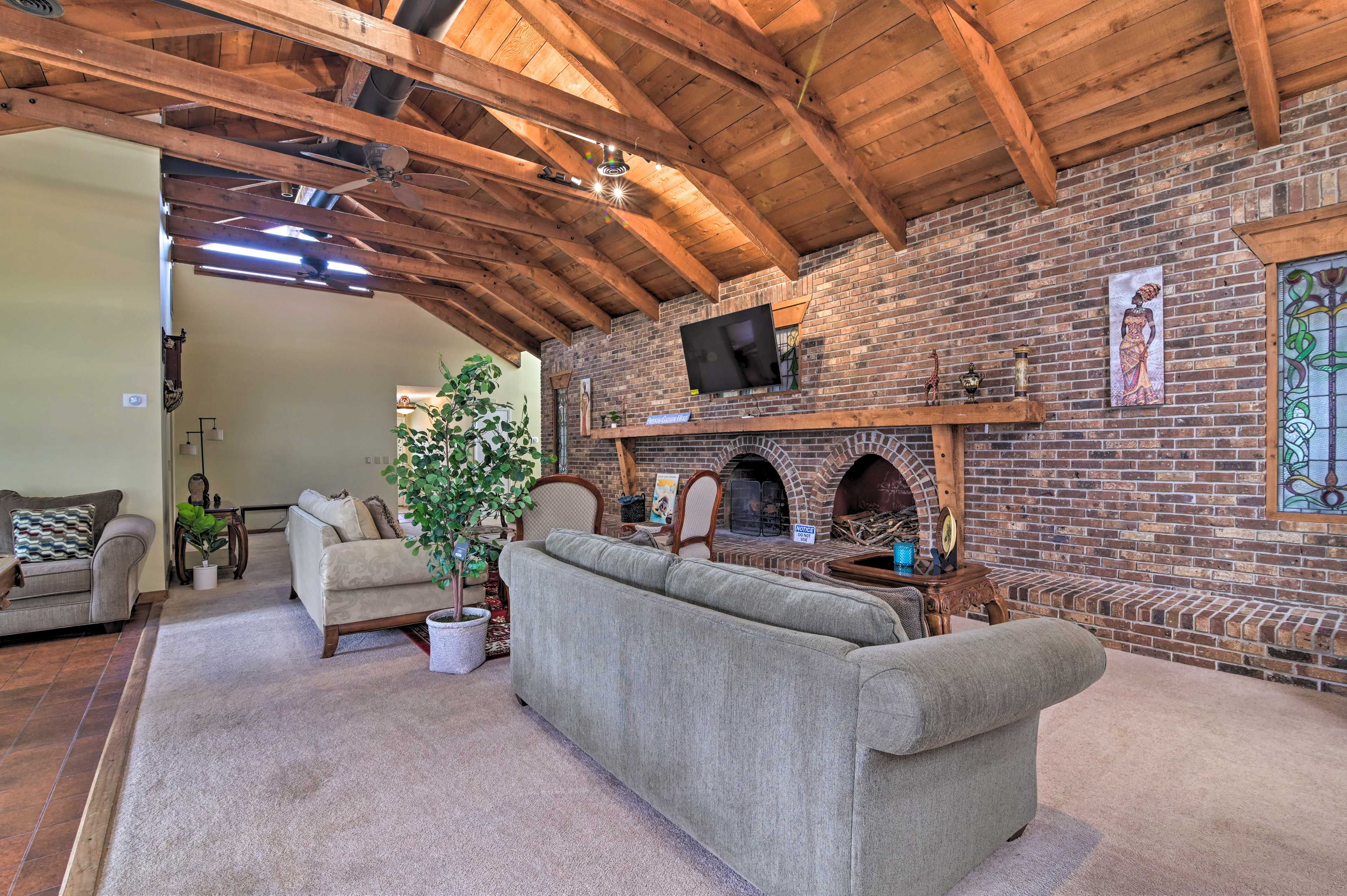 Living Room | Queen Sleeper Sofa