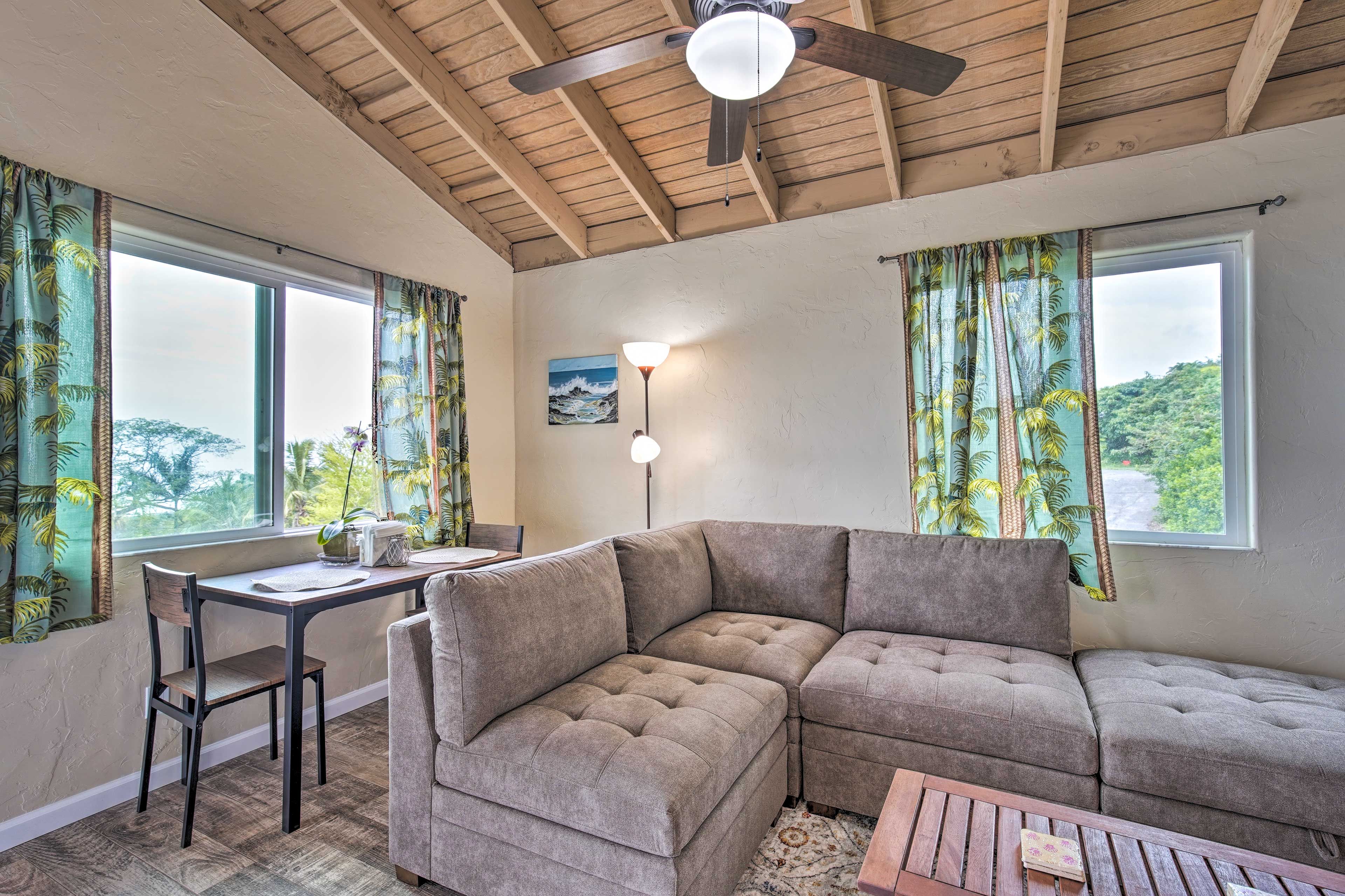 Interior | Open Floor Plan | Free WiFi | Single-Story Unit