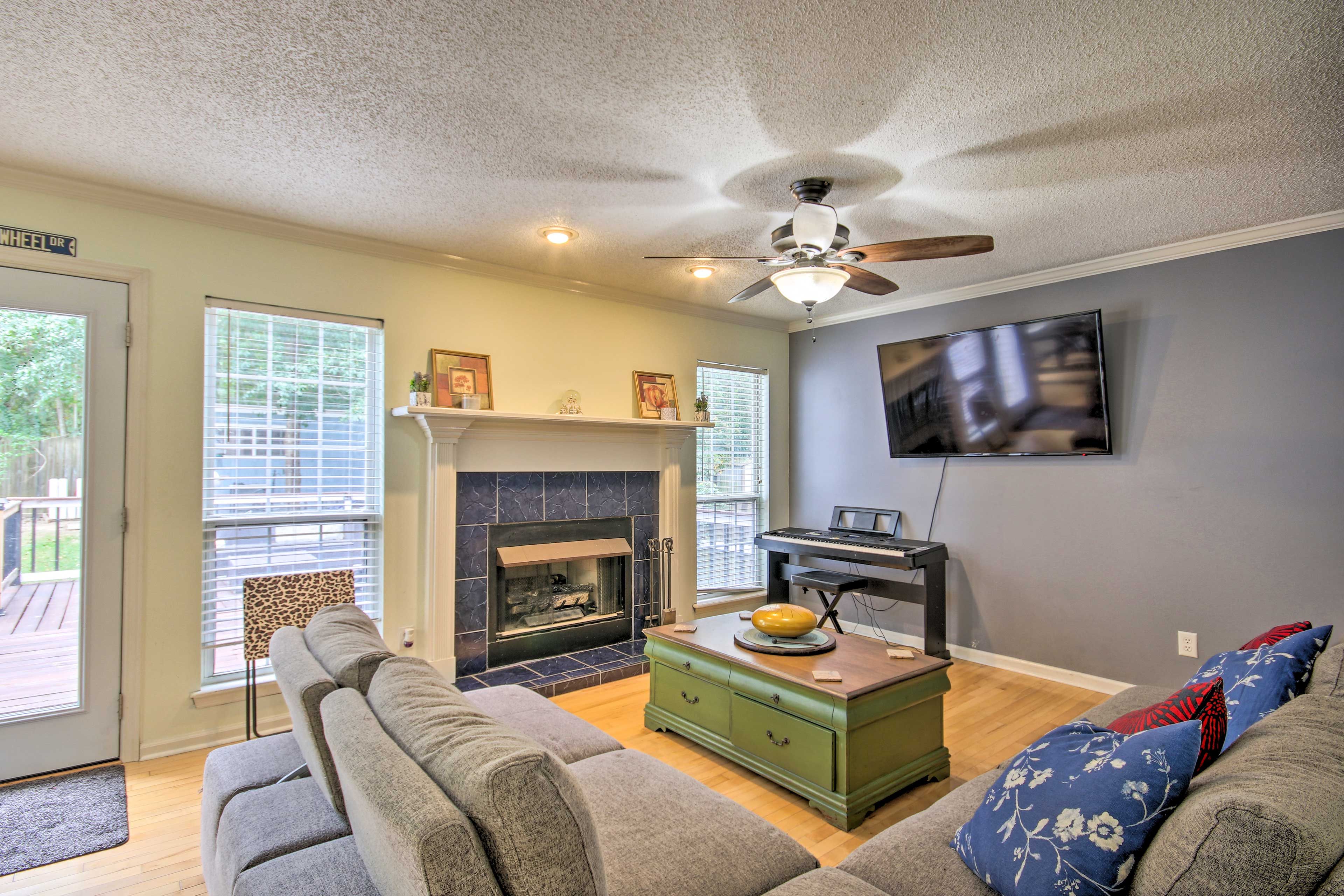 Living Room | Free WiFi | Smart TV