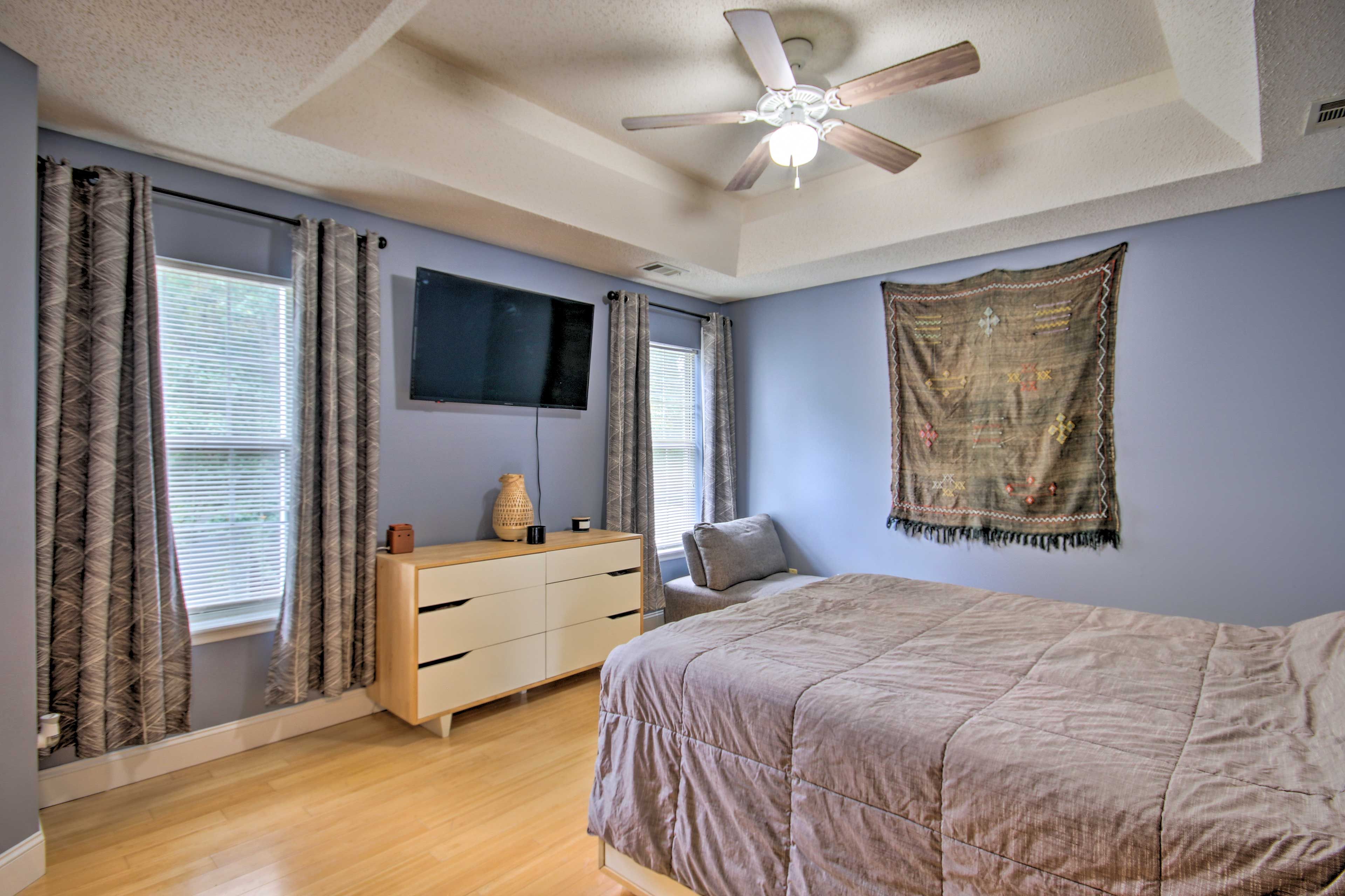 Bedroom 1 | Queen Bed | Linens Provided