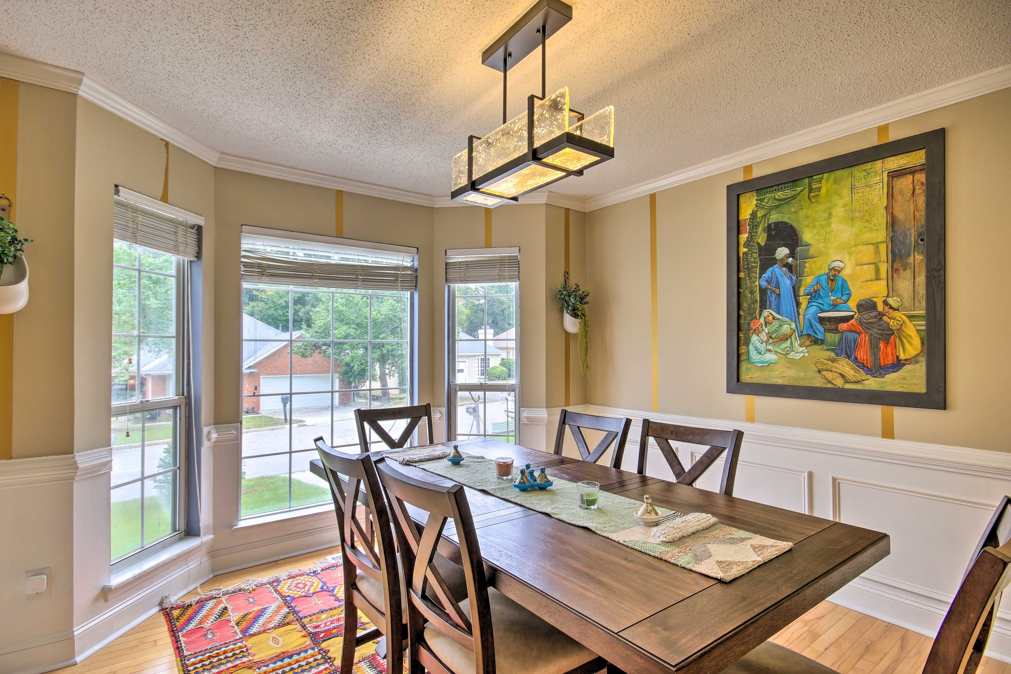 Dining Room | Dishware & Flatware Provided