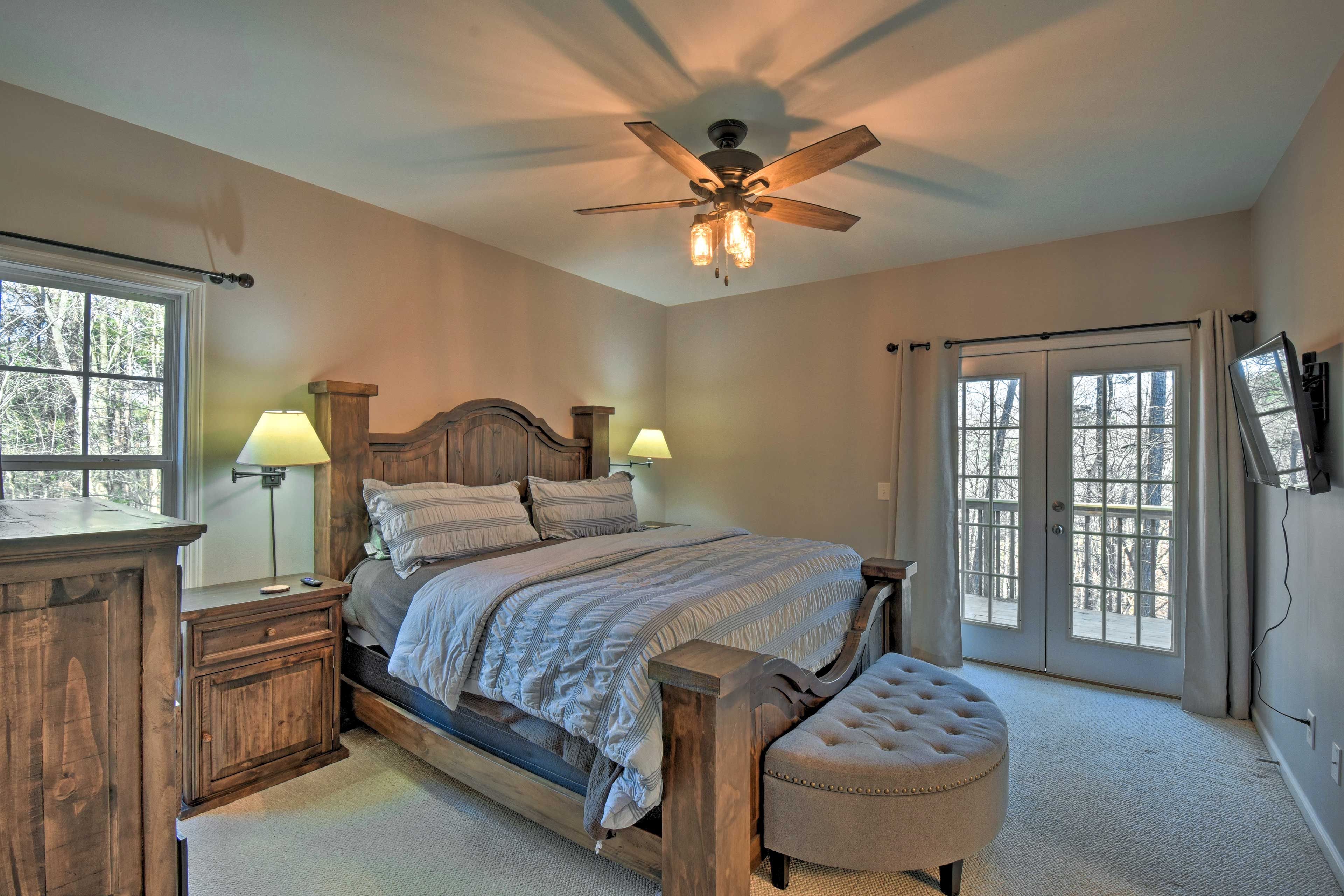 Bedroom 1 | Main Level | King Bed | Smart TV