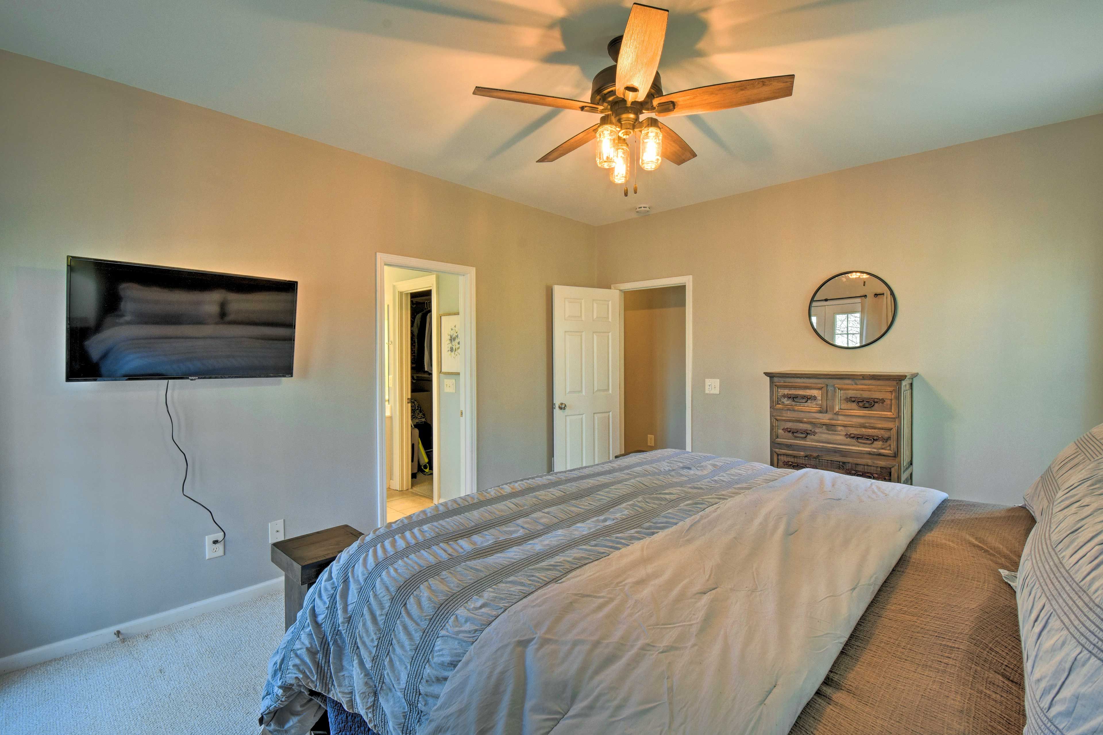 Bedroom 1 | Linens Provided