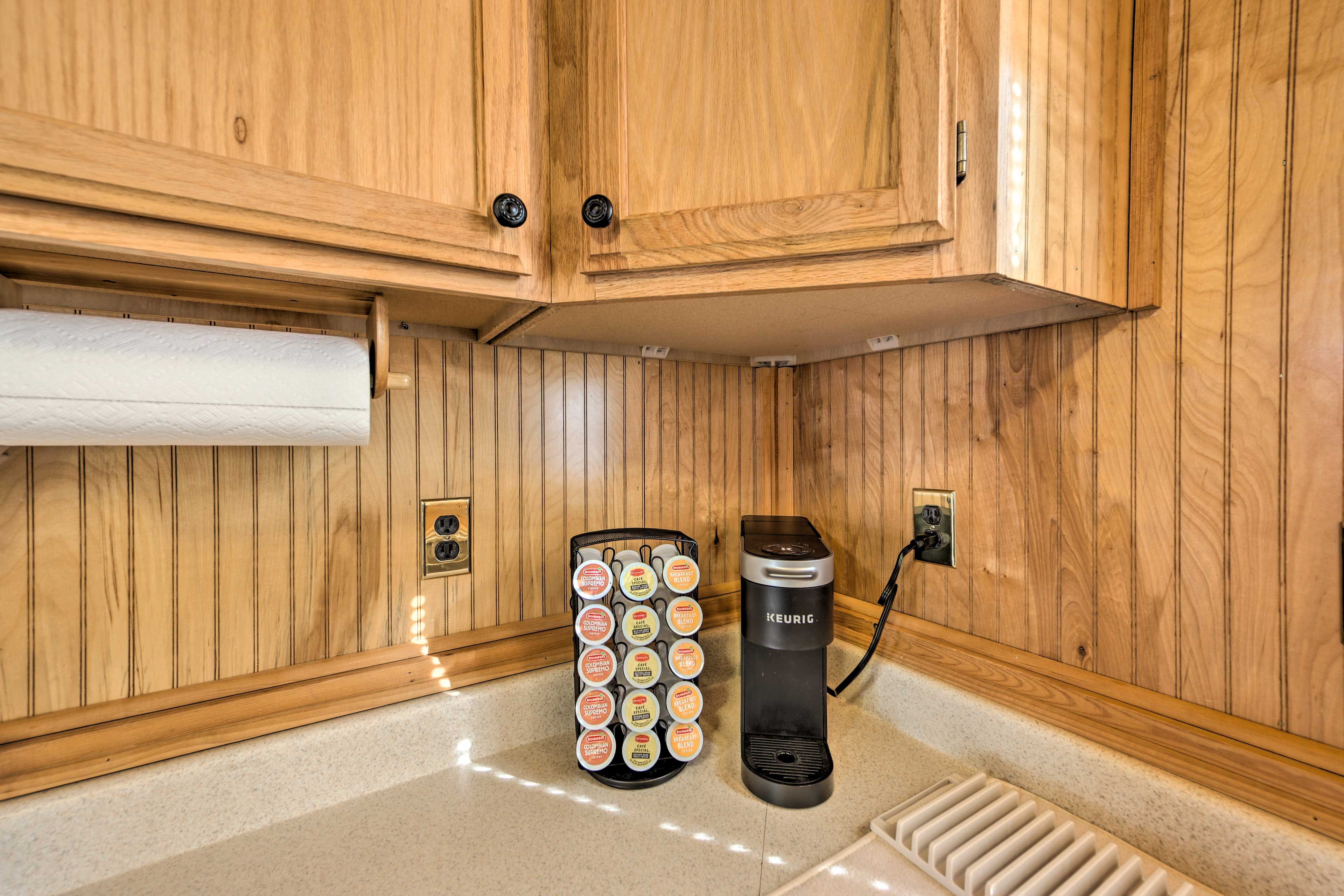 Kitchenette | Keurig Coffee Maker (K-Cups Provided)