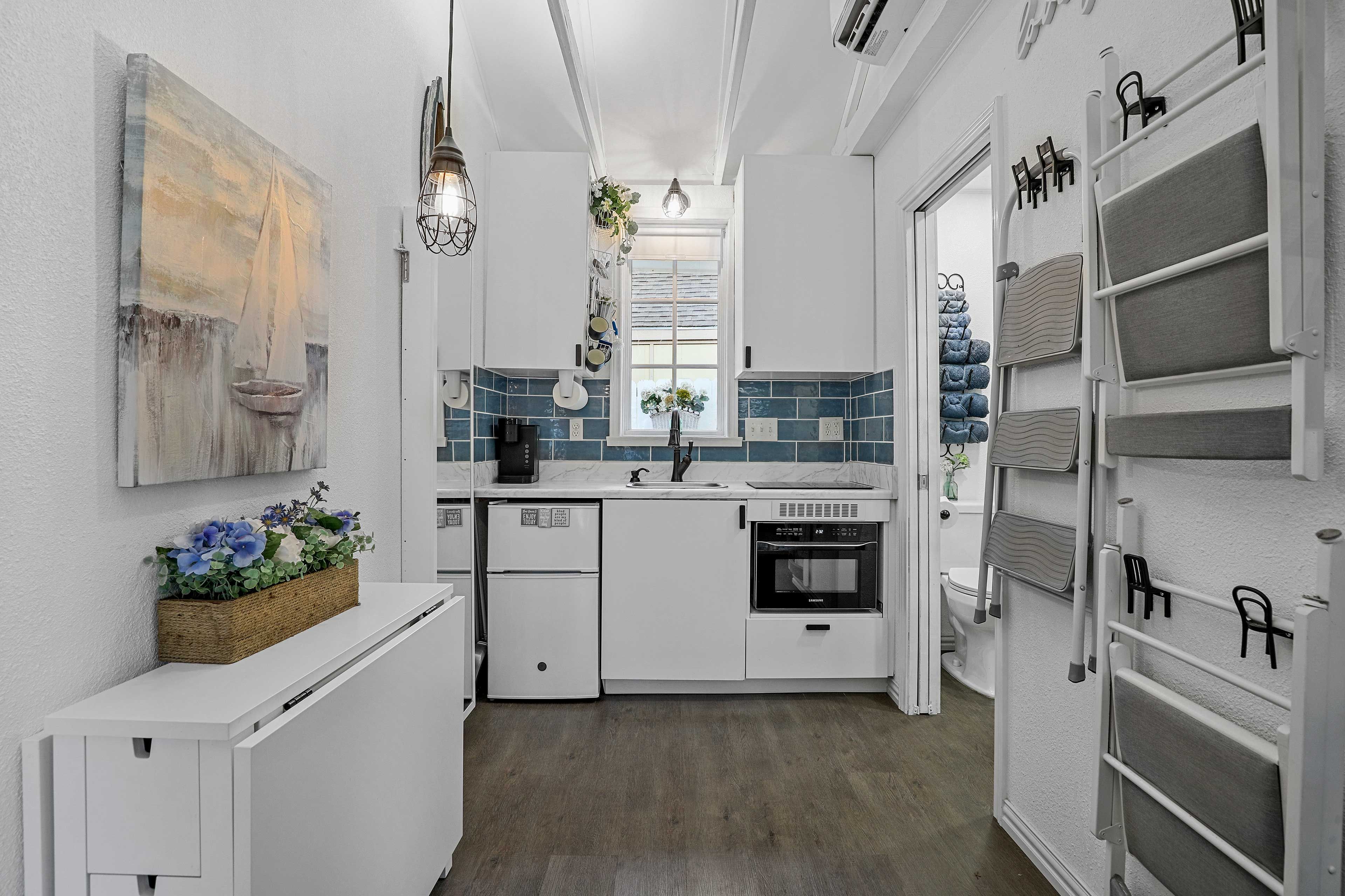 Kitchenette | Well Equipped