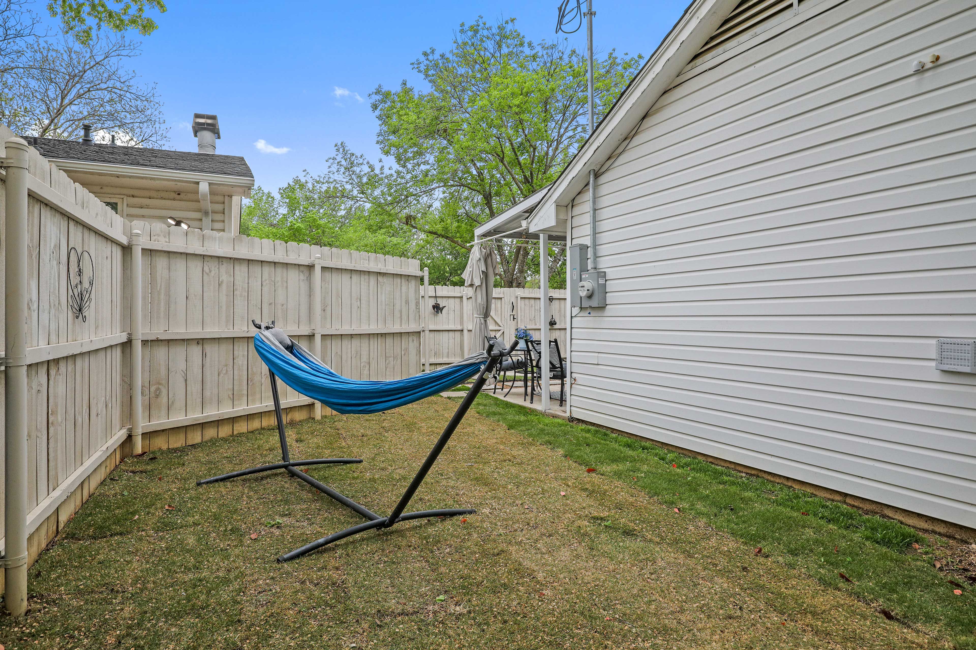 Private Yard | Hammock