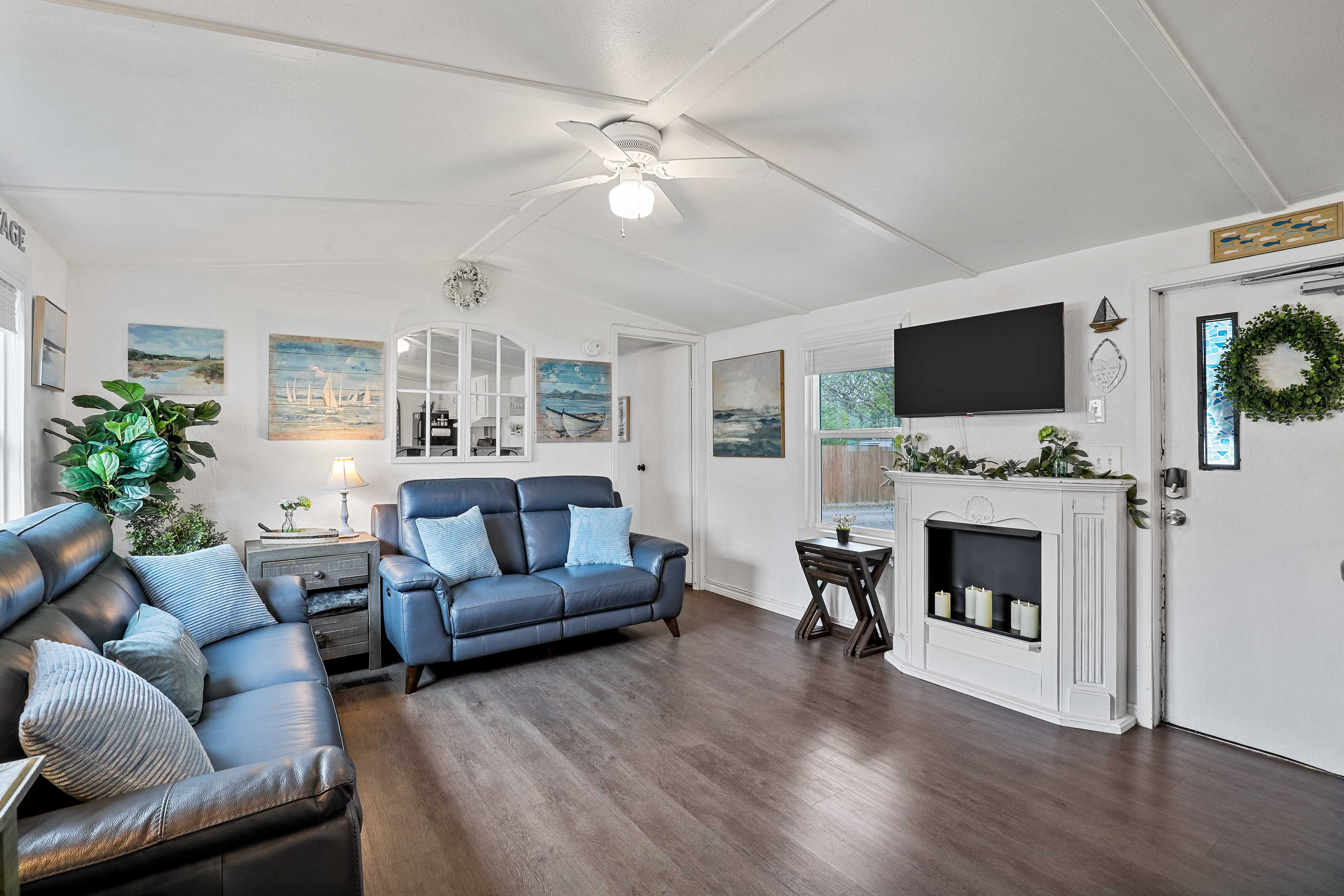 Living Area | Laptop Workspace
