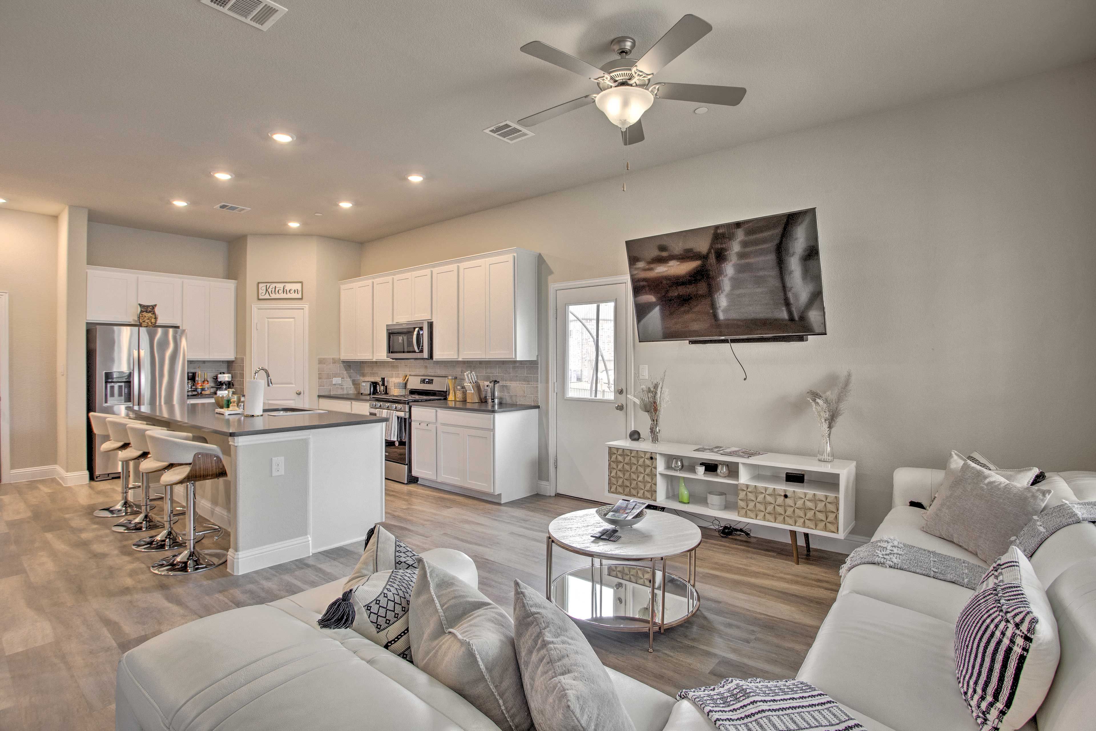 Living Room | Free WiFi | Smart TVs | Keyless Entry