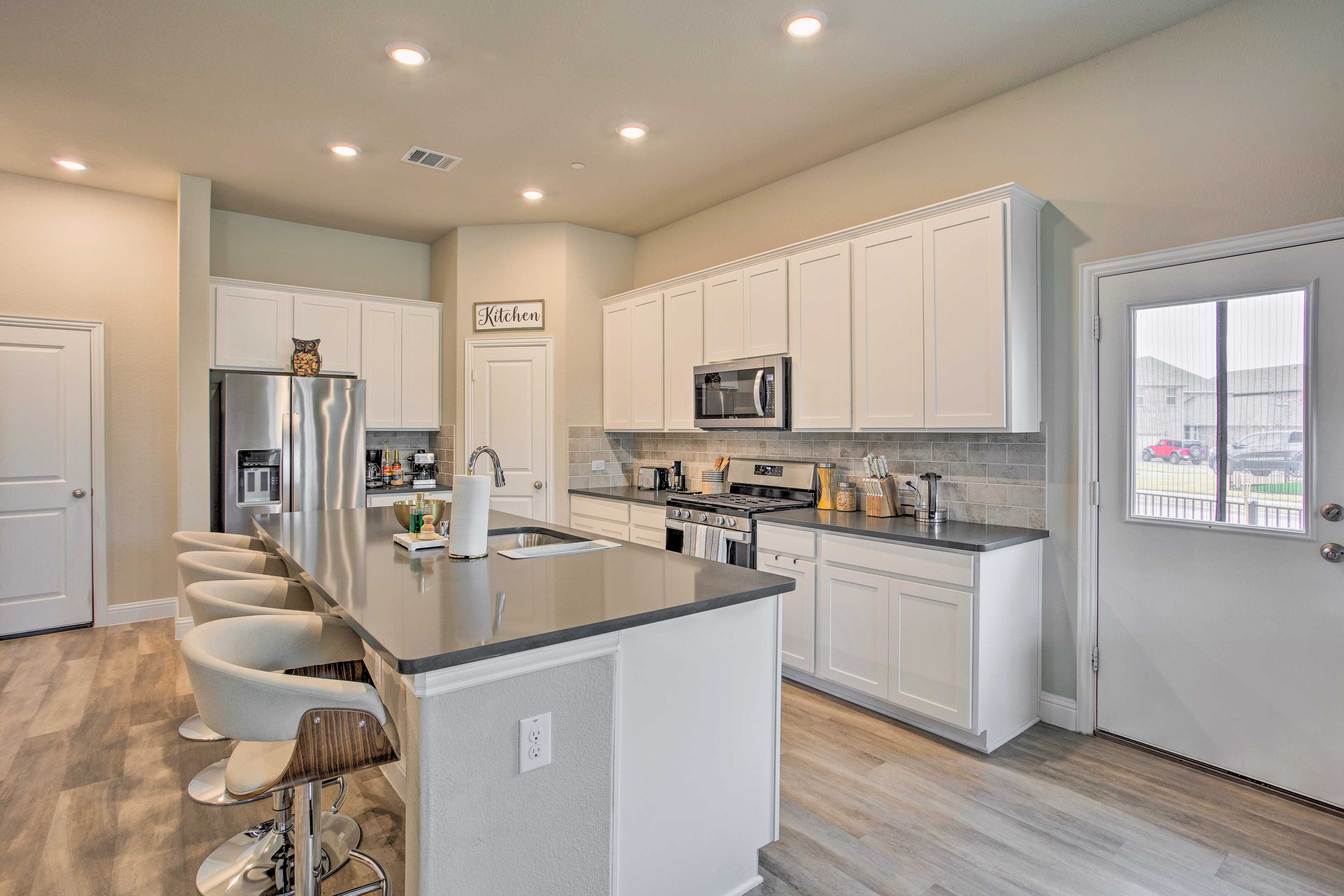 Fully Equipped Kitchen | Stainless Steel Appliances | Basic Cooking Essentials