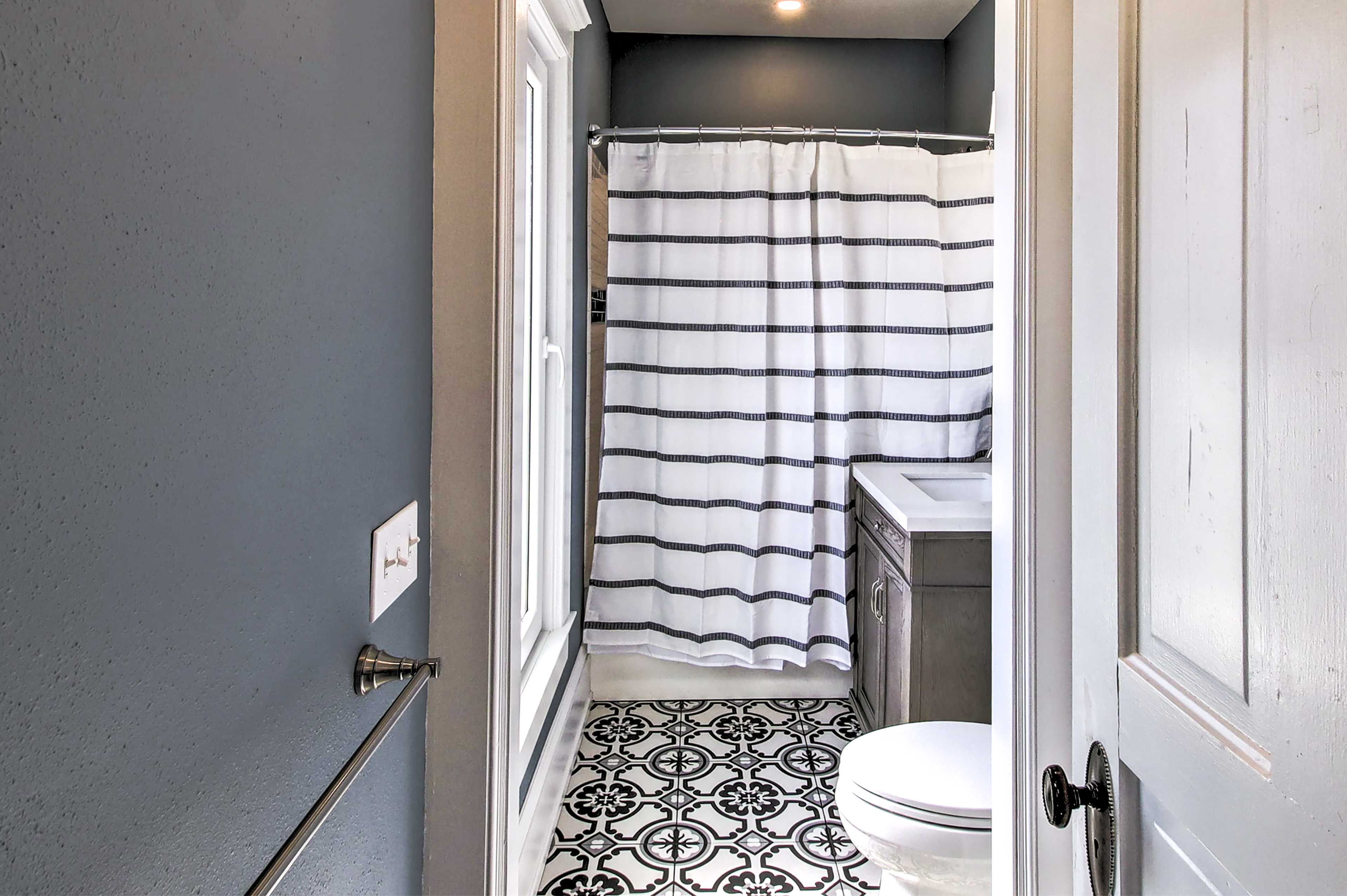 Full Bathroom | Complimentary Toiletries | Hair Dryer | Towels Provided