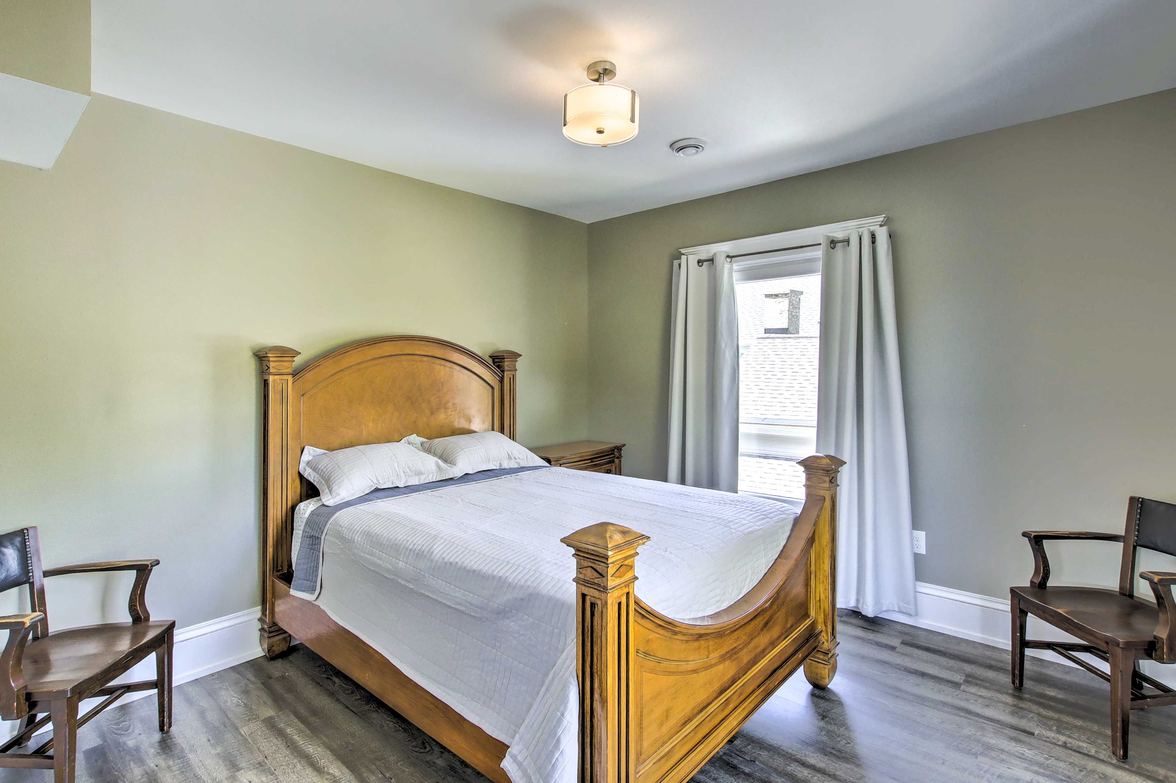 Bedroom | Linens Provided