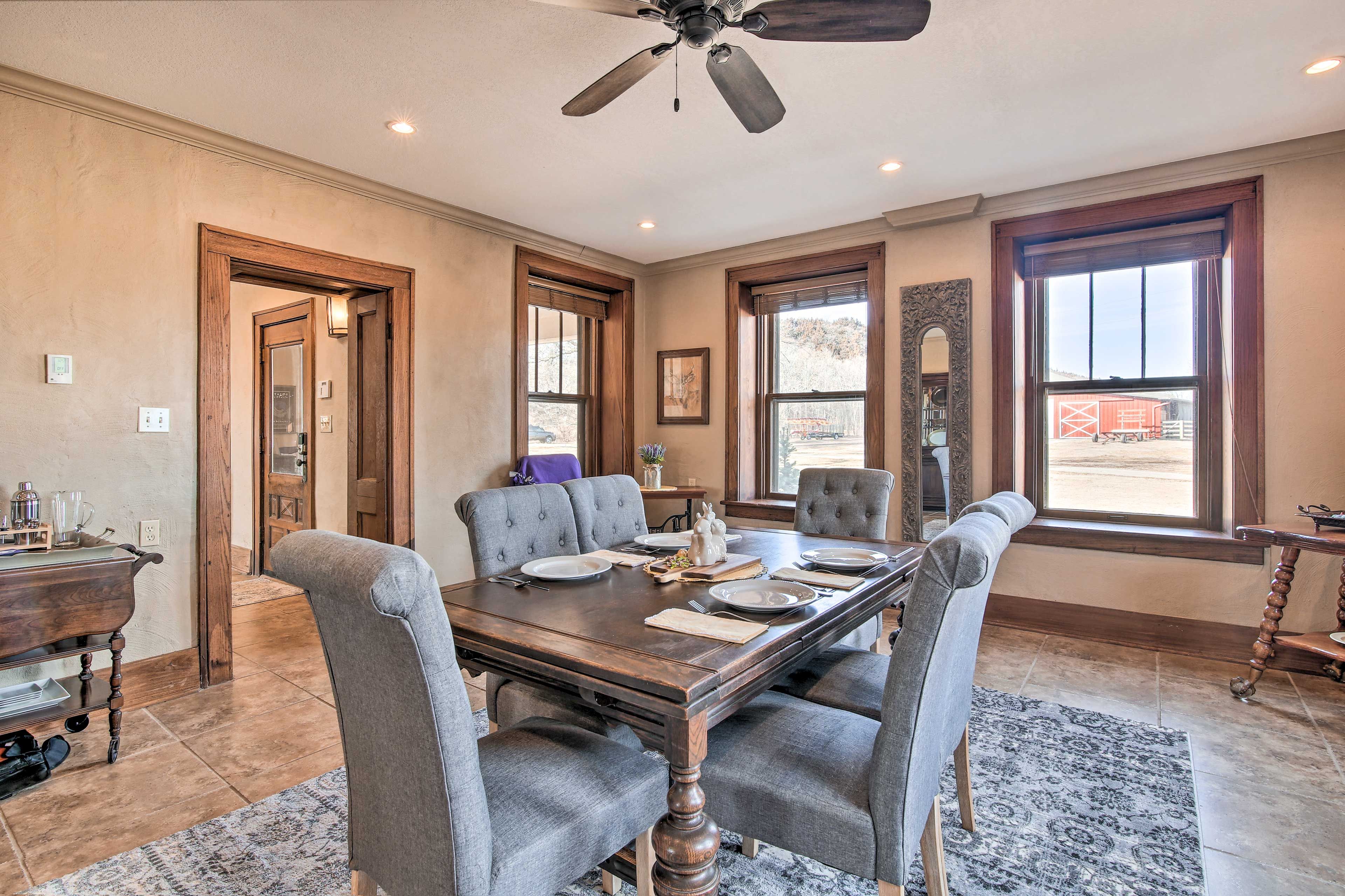 Dining Room | 6-Person Dining Table
