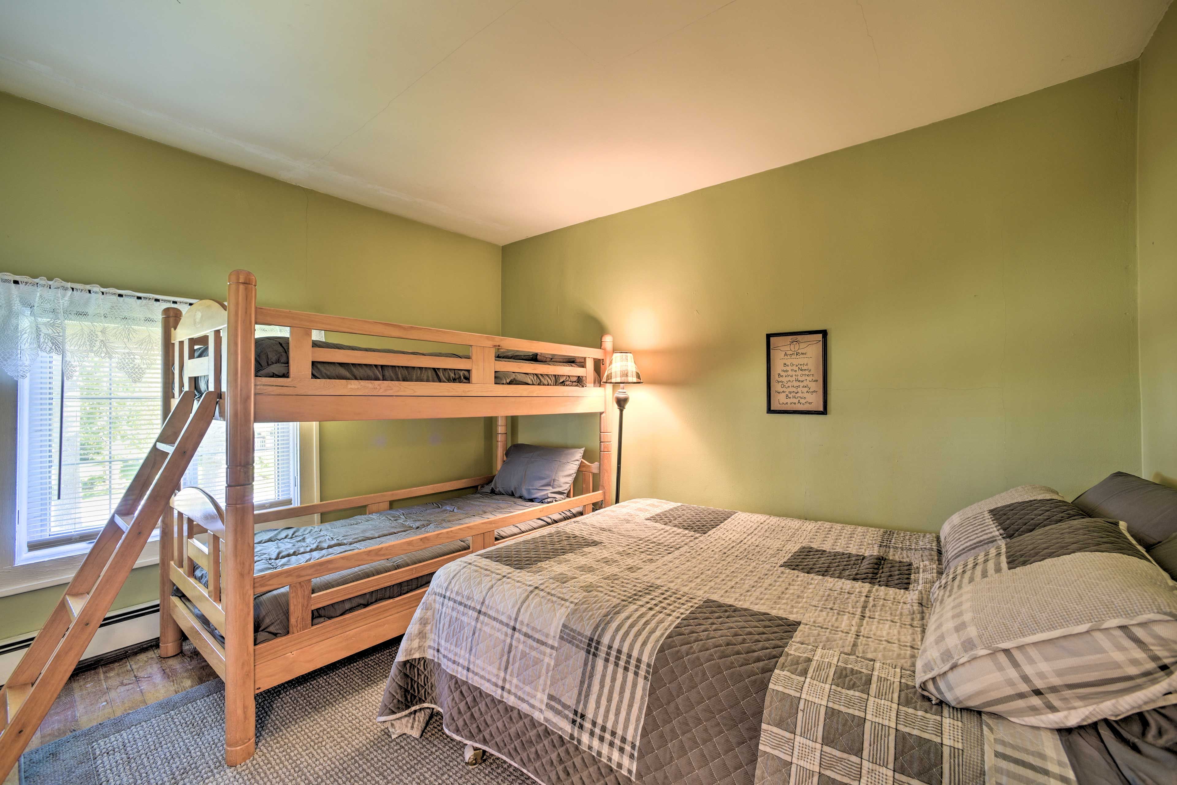 Bedroom 3 | Queen Bed | Twin Bunk Bed