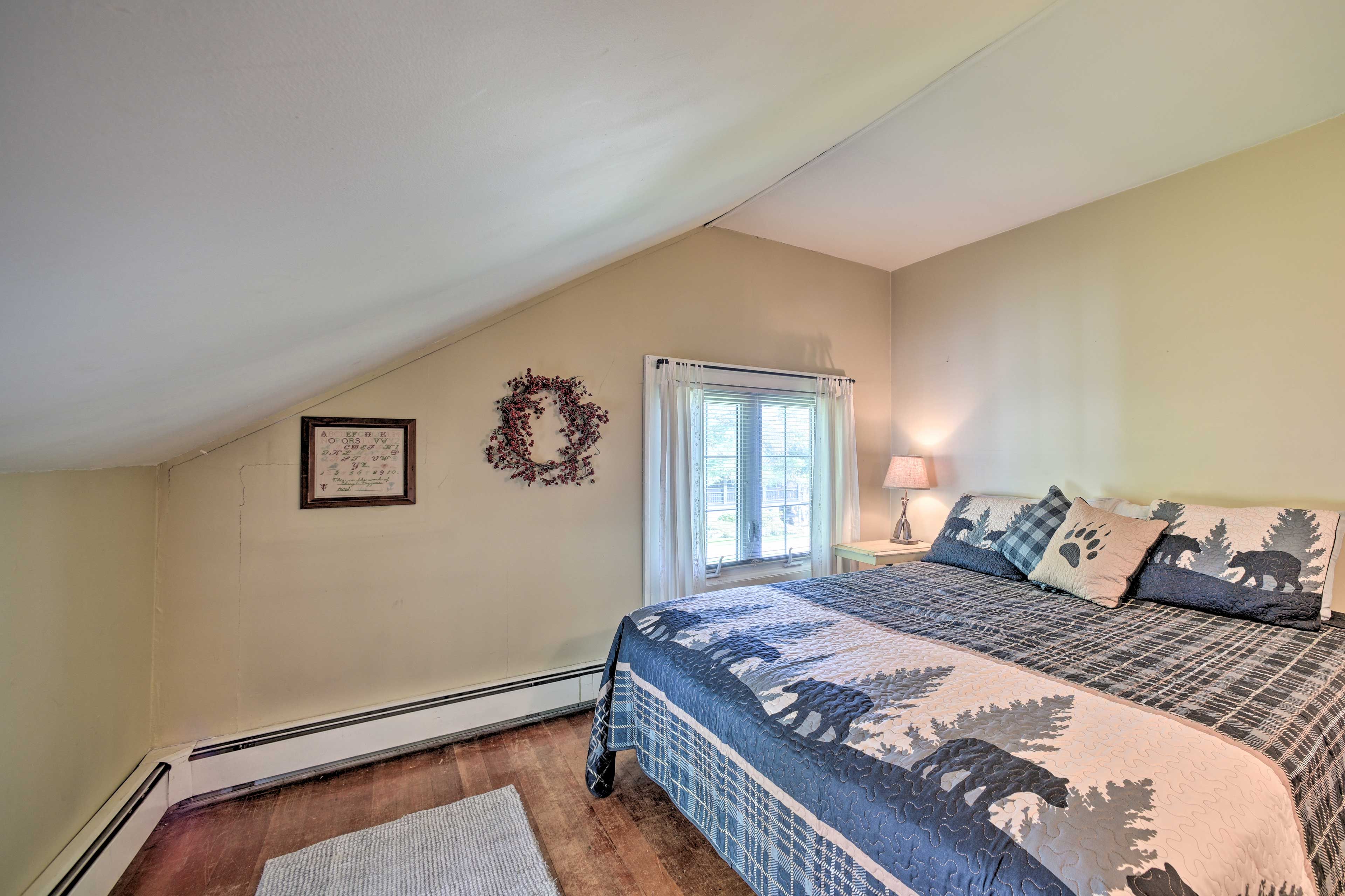 Bedroom 2 | King Bed