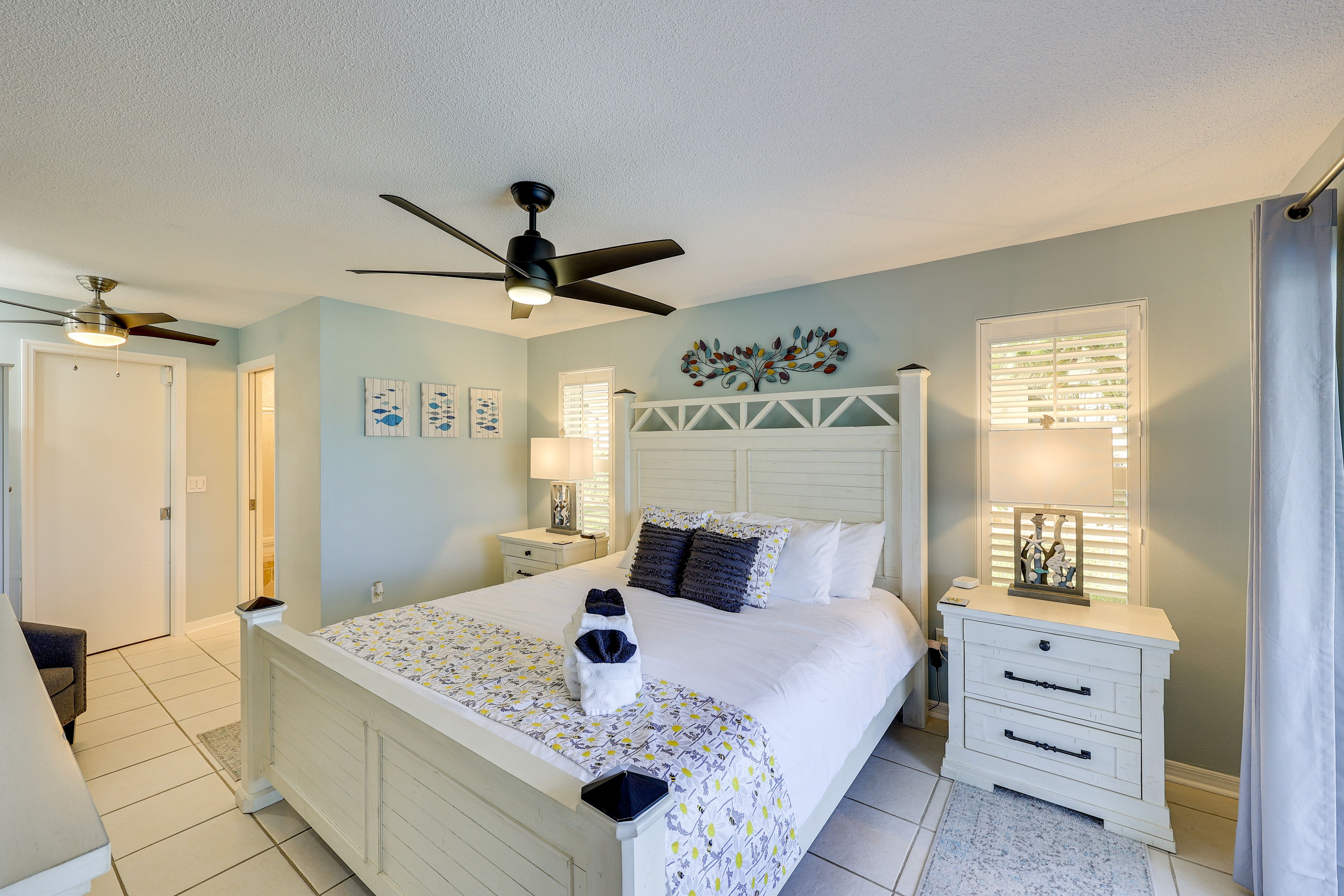 Bedroom 1 | King Bed