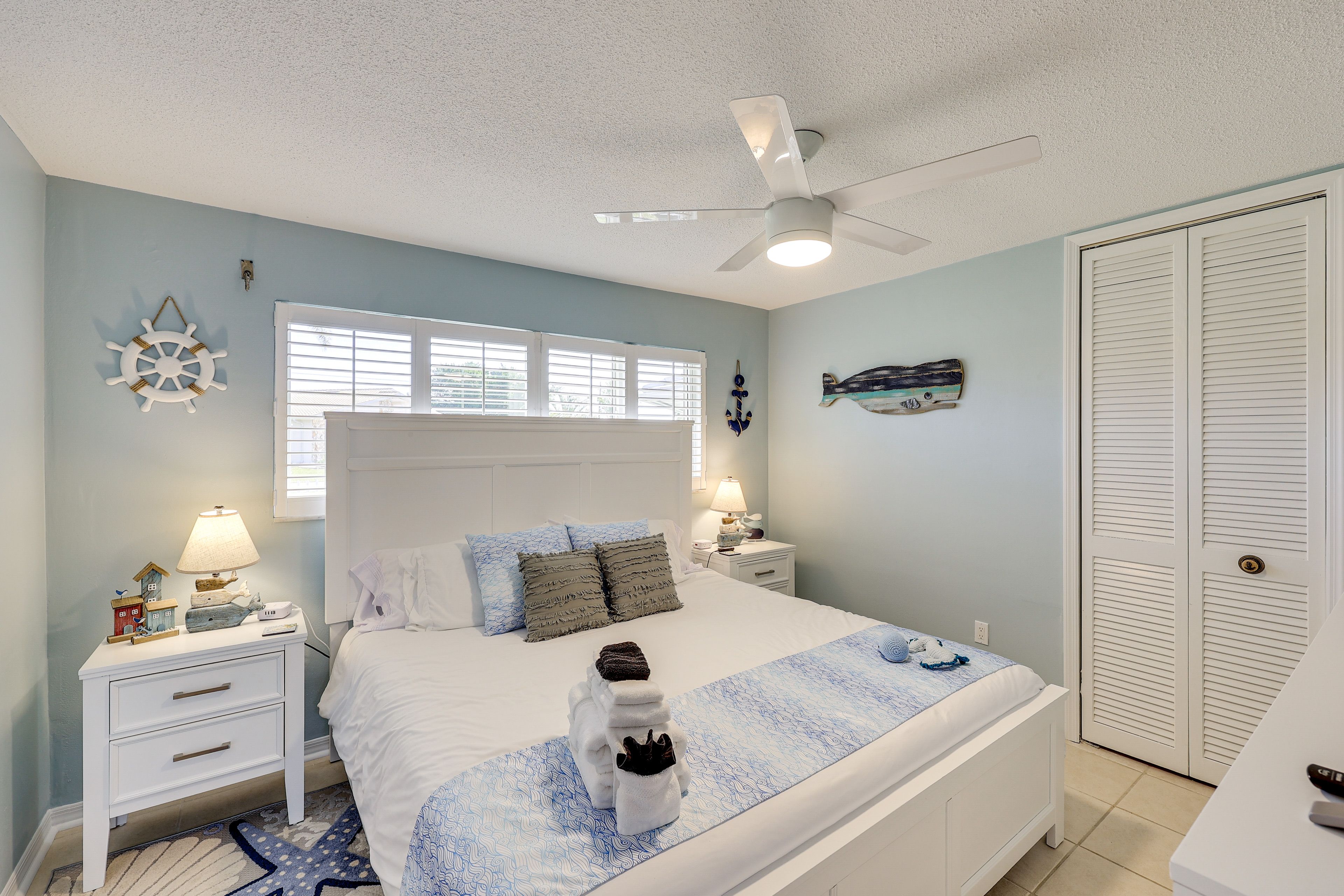 Bedroom 2 | King Bed | Smart TV