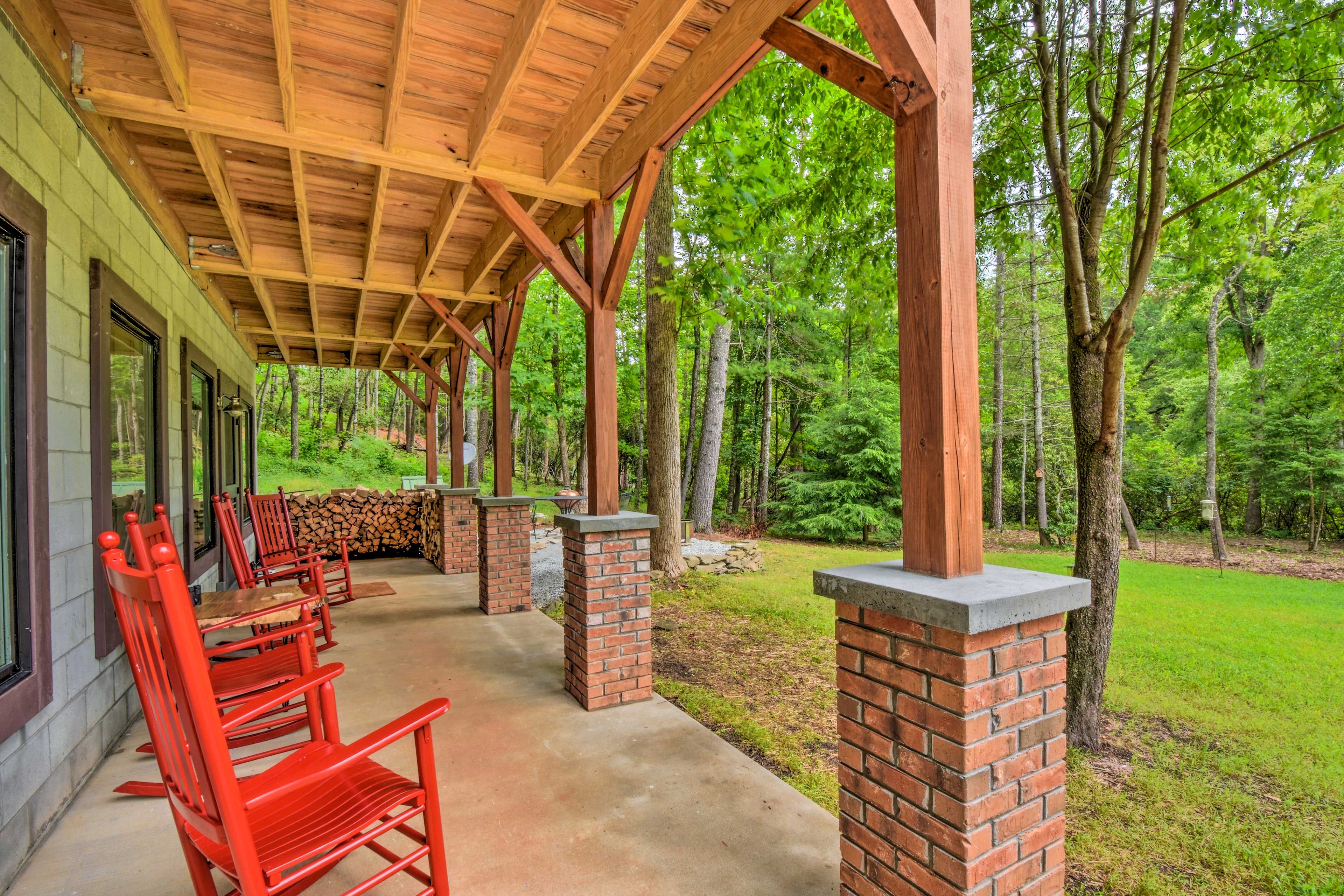 Mountain Rest Vacation Rental | 3BR | 2.5 BA | 1,800 Sq Ft | Stairs Required