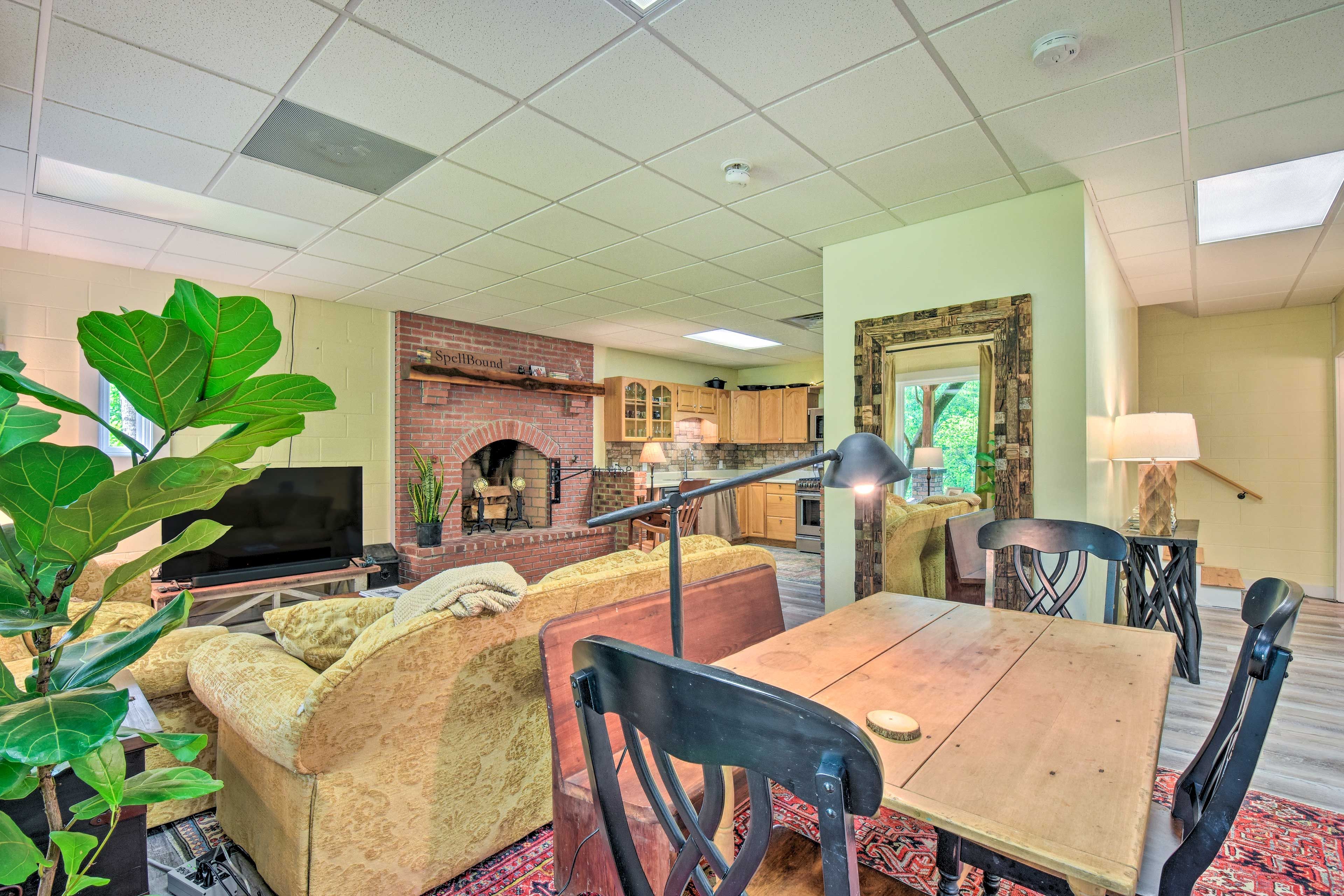 Dining Area | 1st Floor