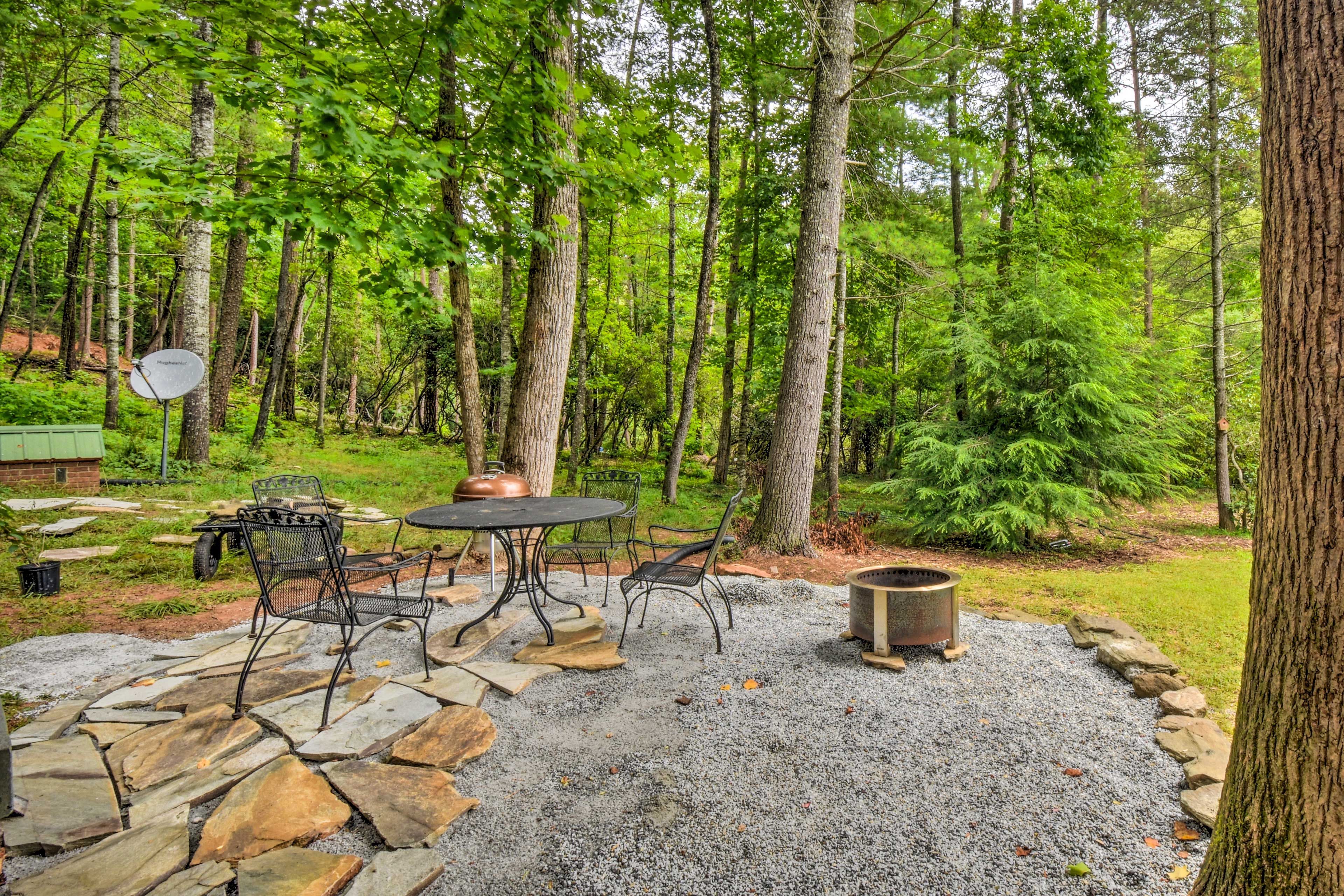 Patio | Charcoal Grill | Fire Pit