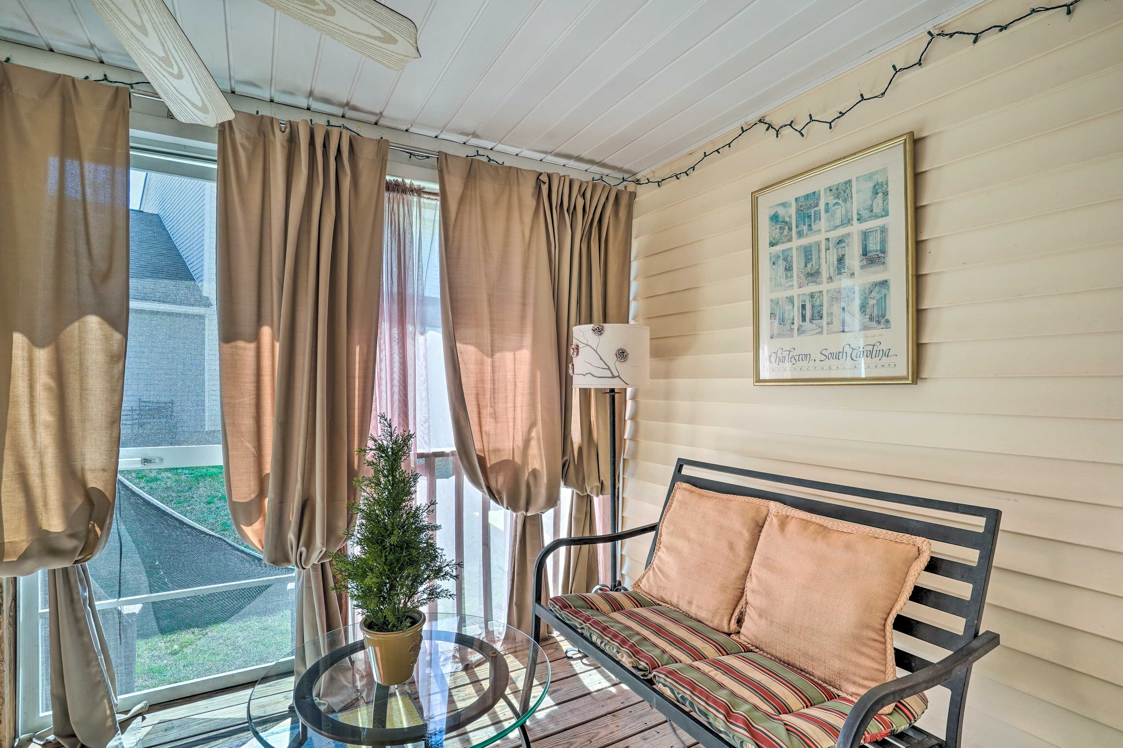 Screened-In Porch
